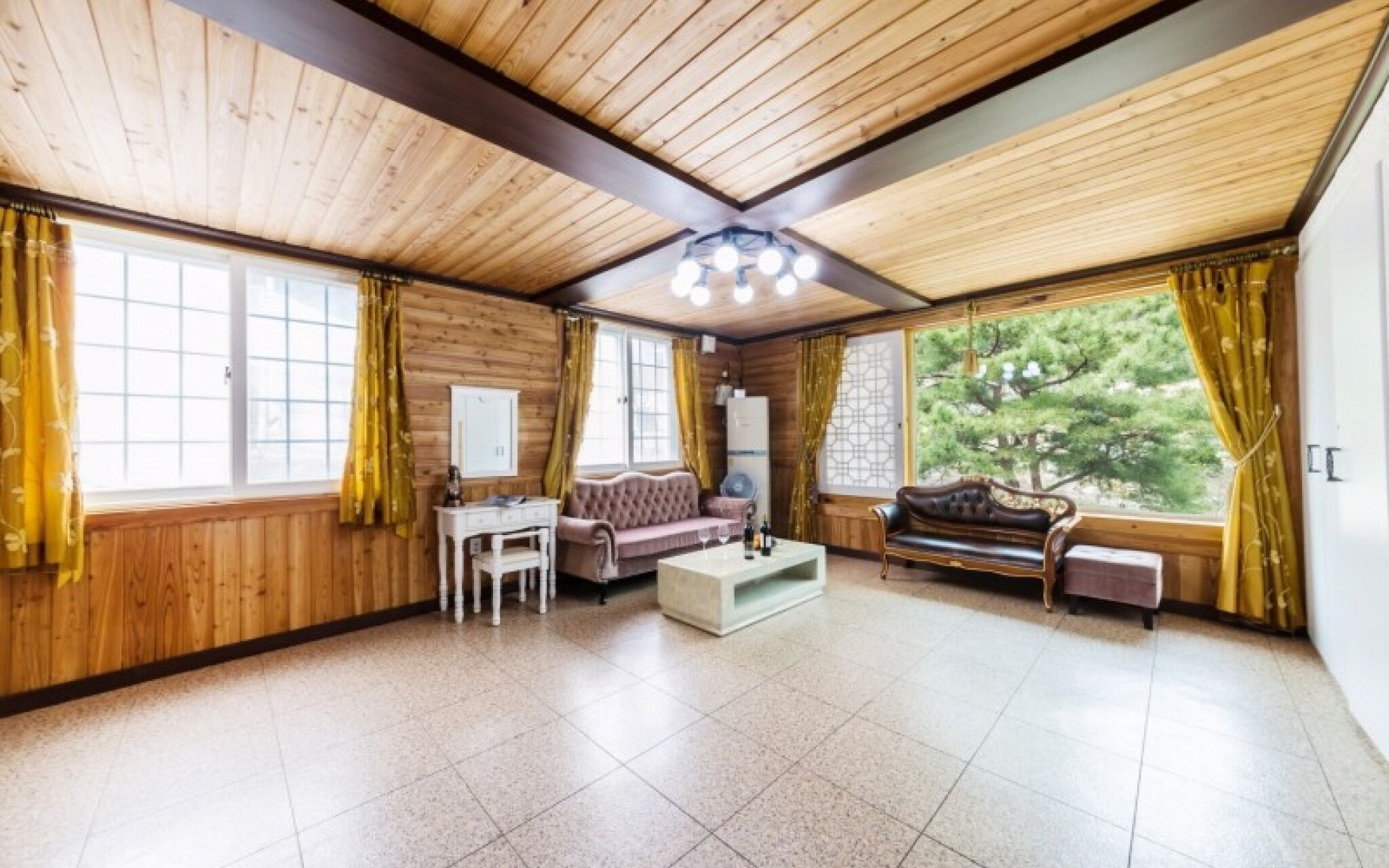 Gapyeong Haengbogi Meomuneunjip House