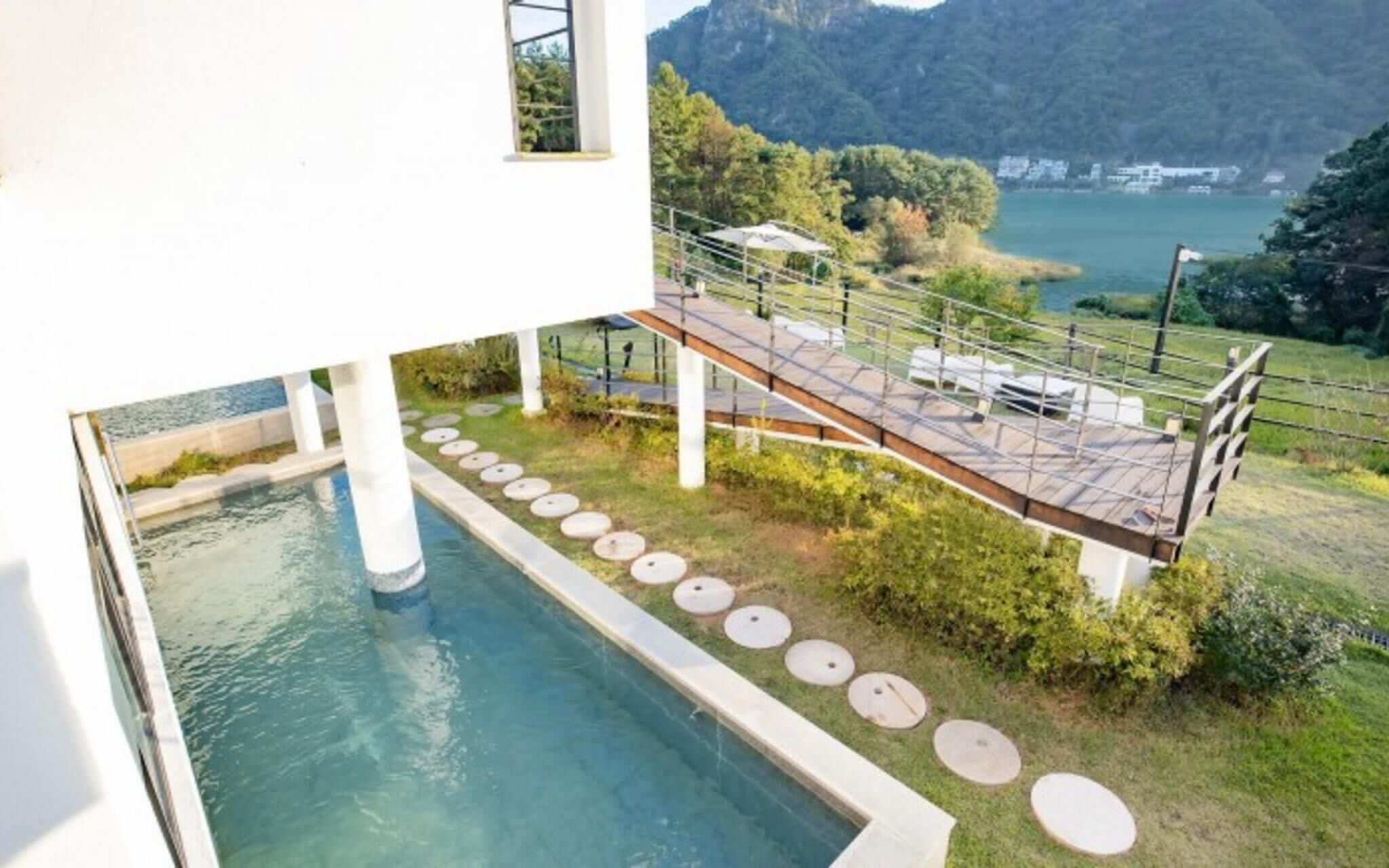 Gapyeong High Palace Pool Villa