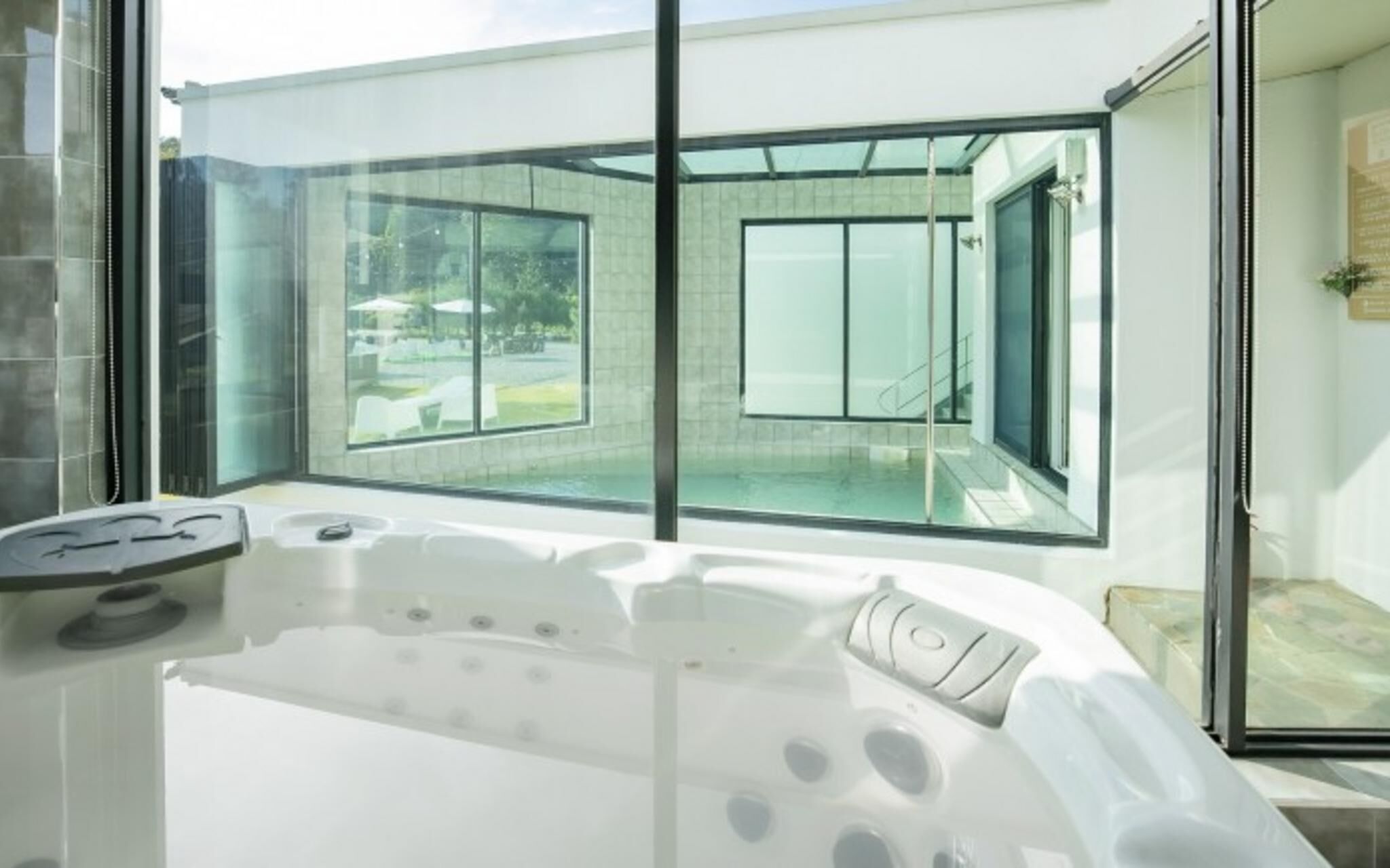 Gapyeong High Palace Pool Villa