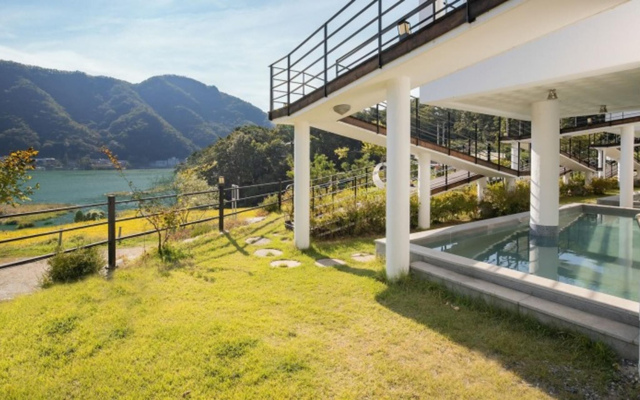 Gapyeong High Palace Pool Villa