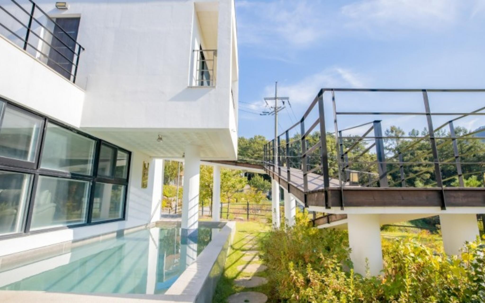 Gapyeong High Palace Pool Villa