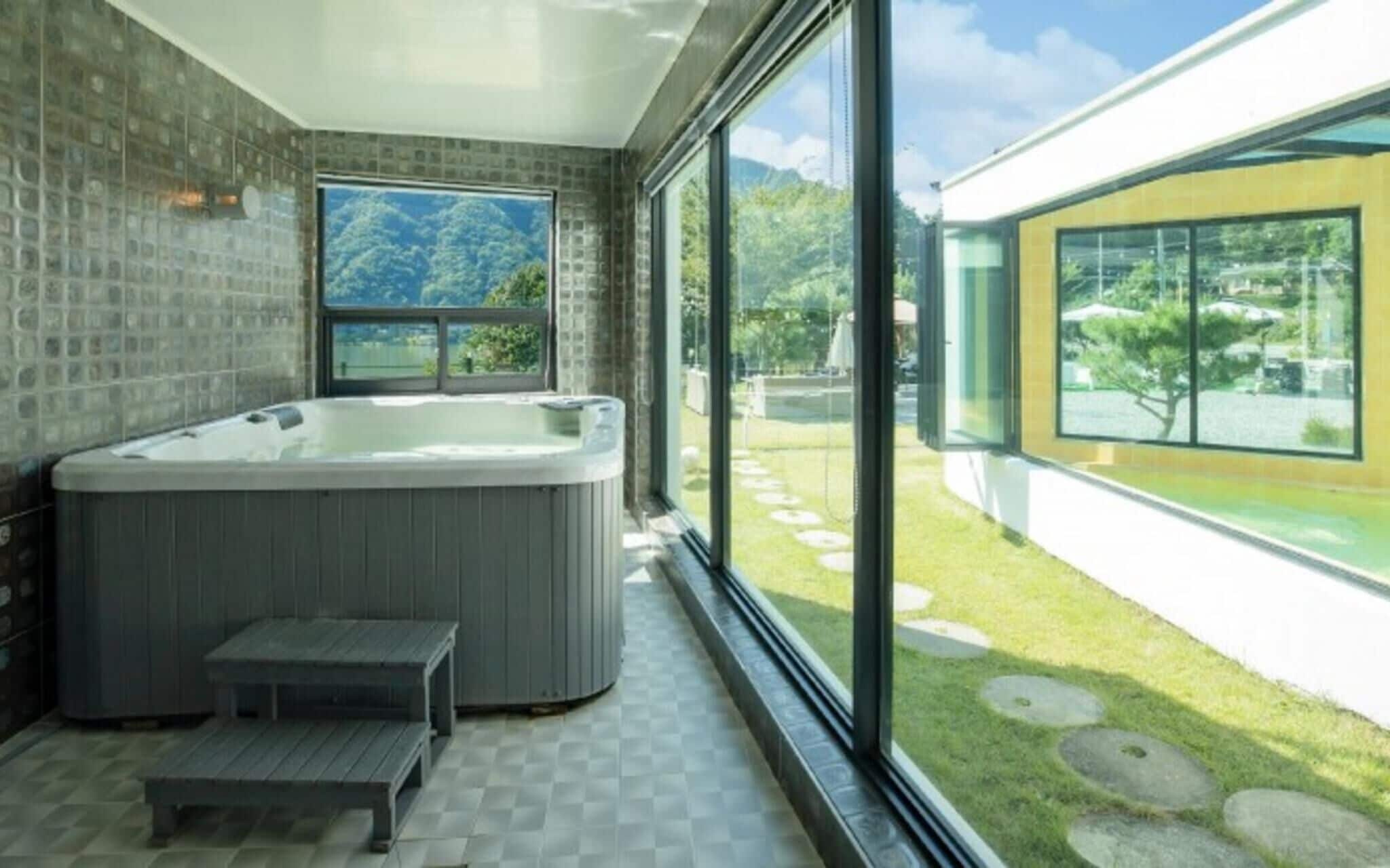 Gapyeong High Palace Pool Villa