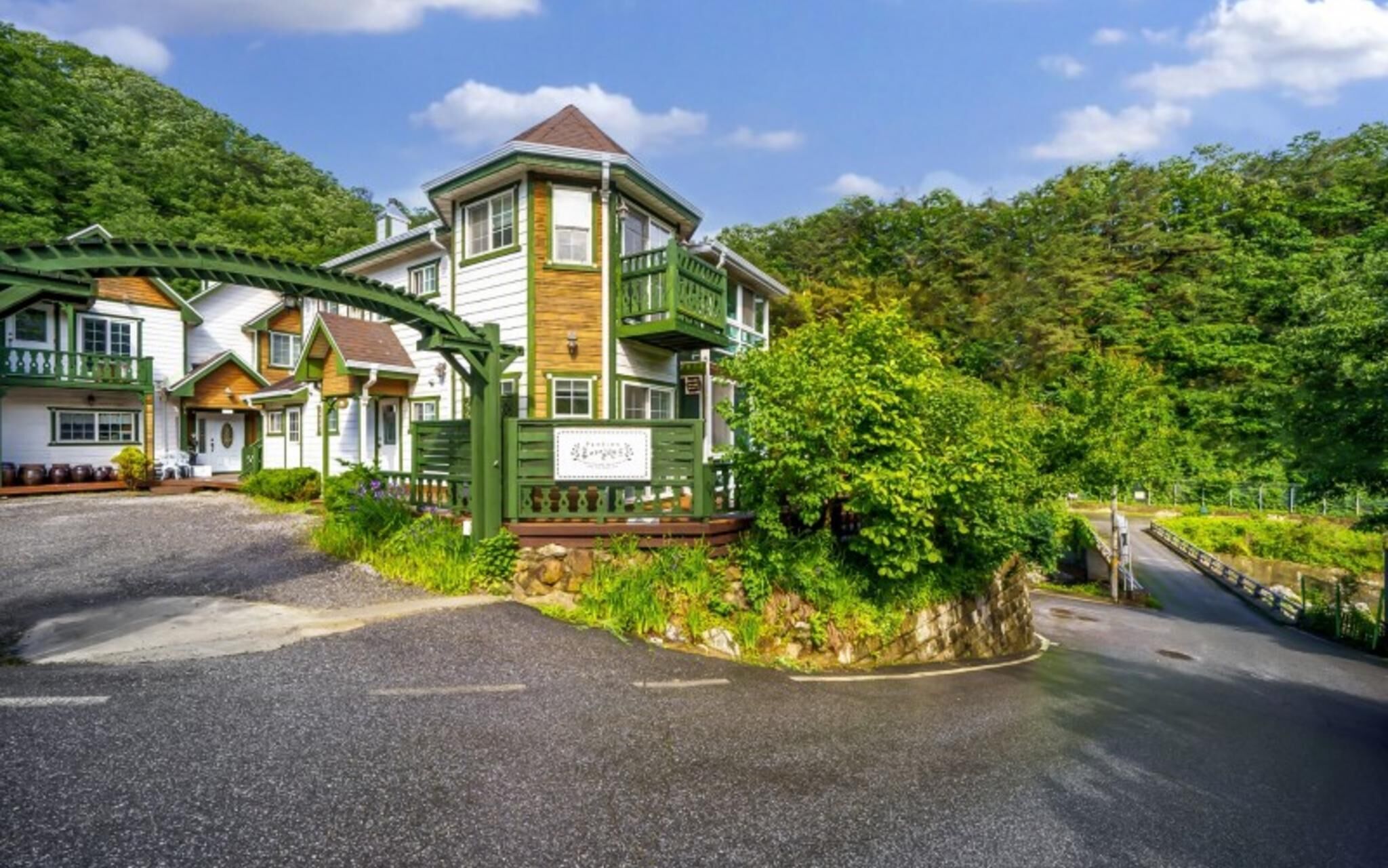 Gapyeong Hue Island