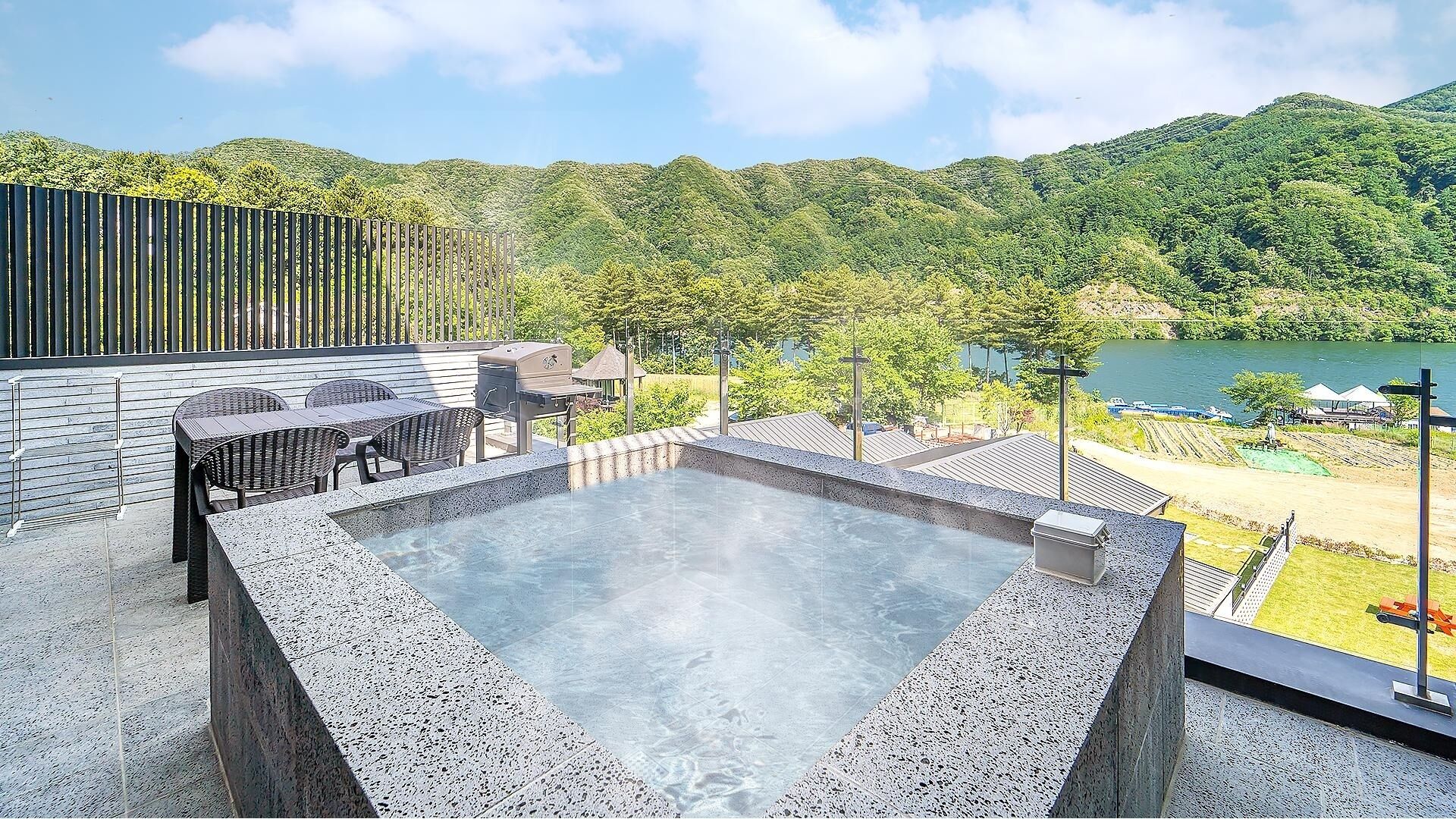 Gapyeong JH Pool Villa