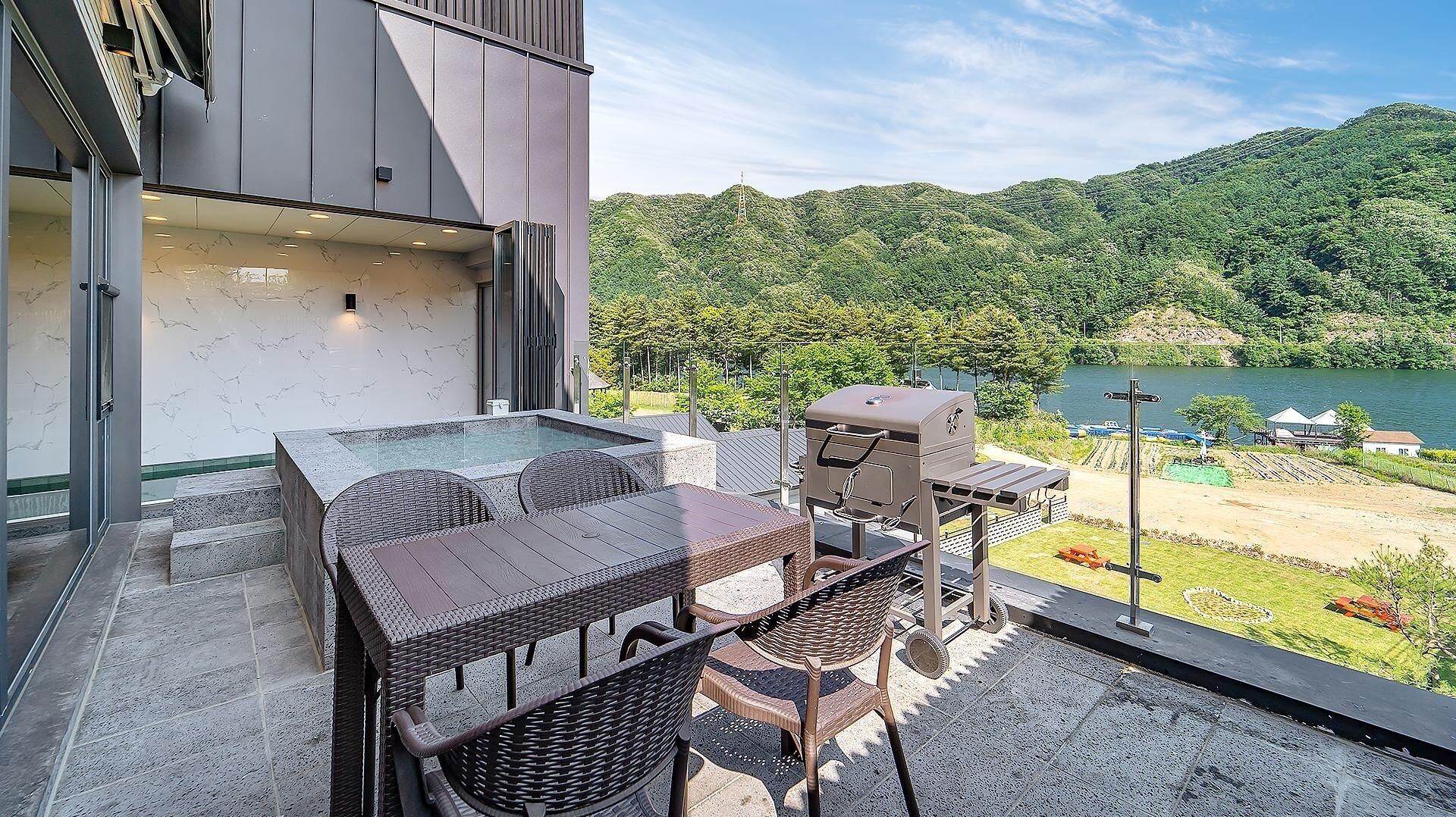 Gapyeong JH Pool Villa
