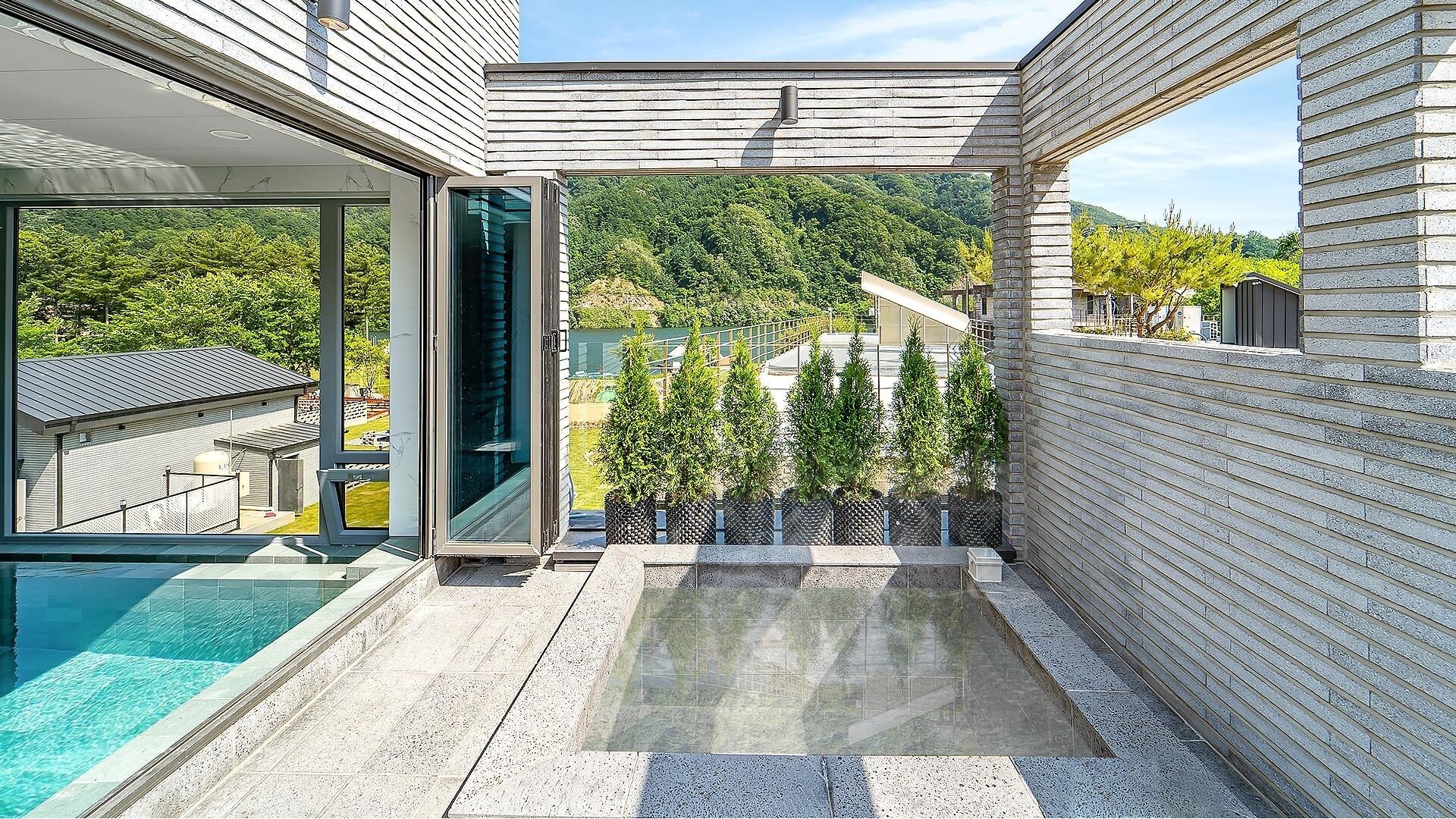 Gapyeong JH Pool Villa