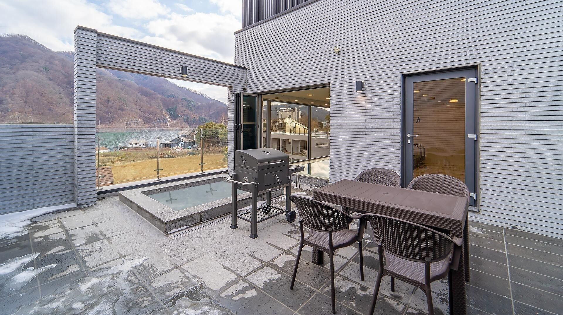 Gapyeong JH Pool Villa