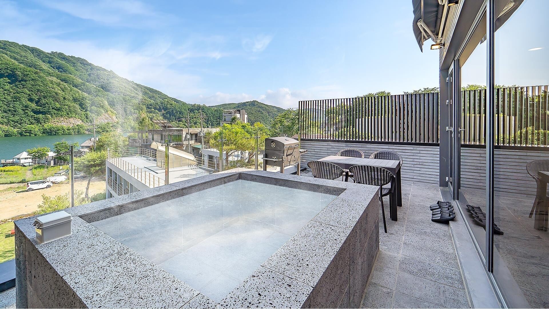 Gapyeong JH Pool Villa