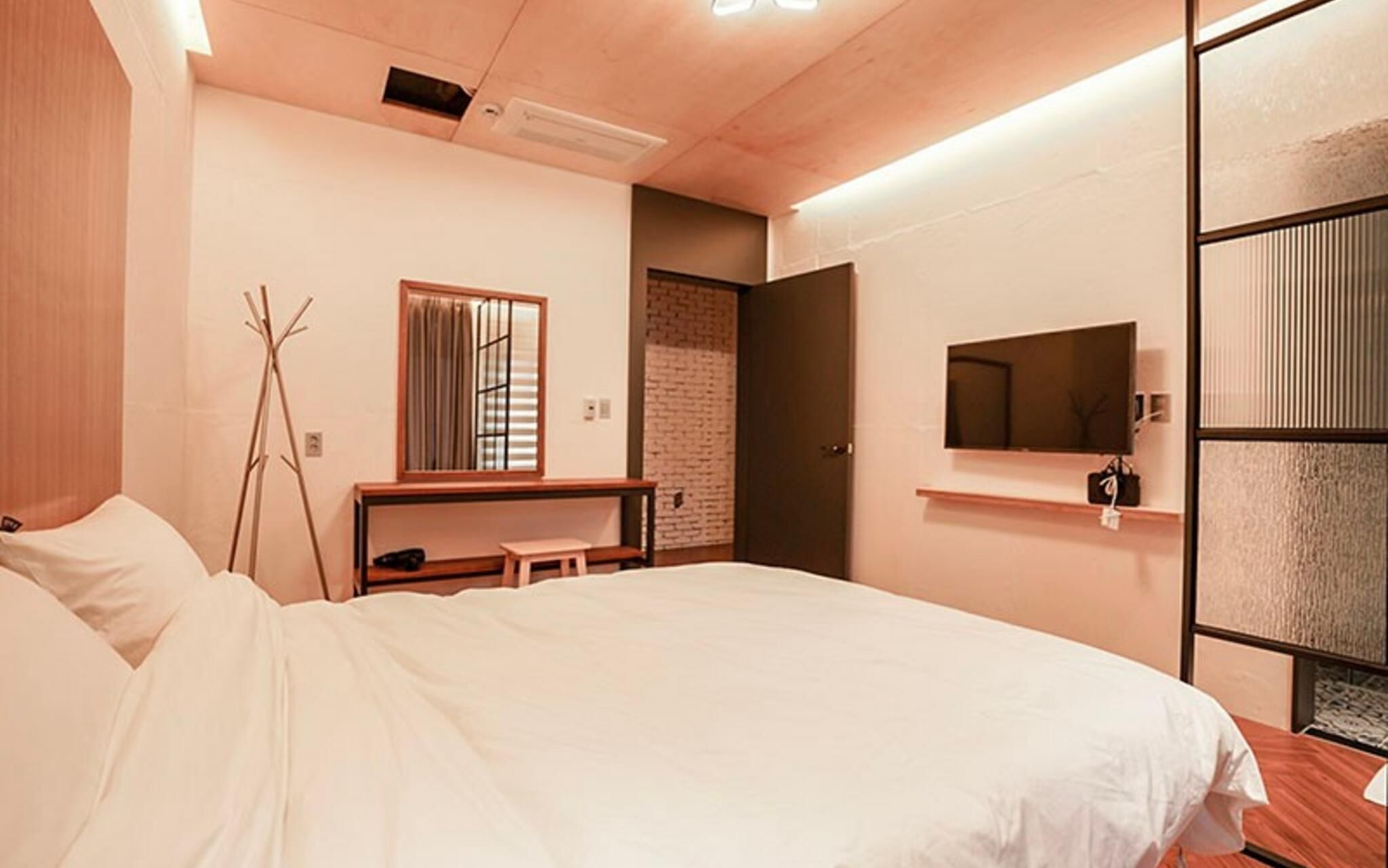 Gapyeong Junghwa Yeogak Pension