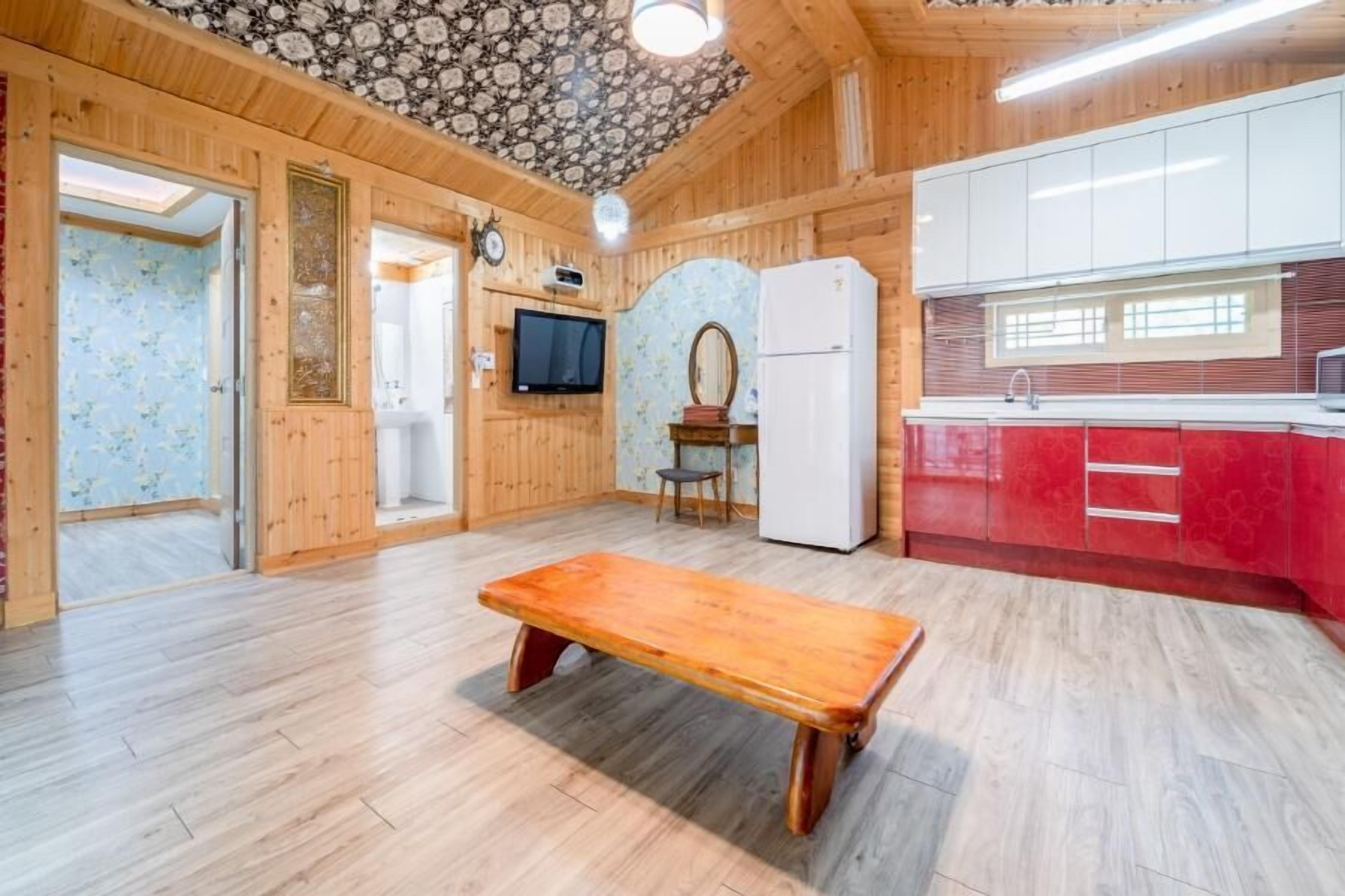 Gapyeong Myeongdongol Pension