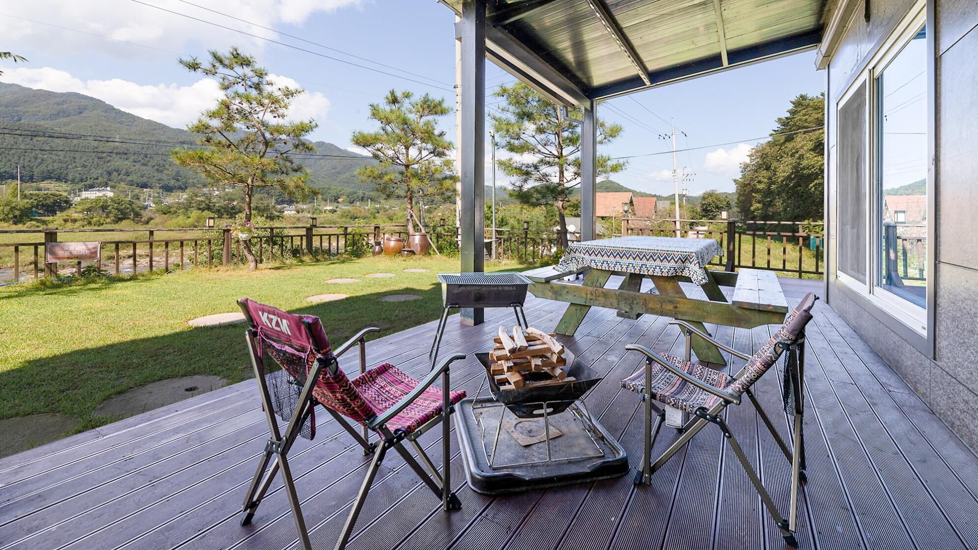 Gapyeong Myeonyeokgongbang Dock Chae Poolvilla Pension