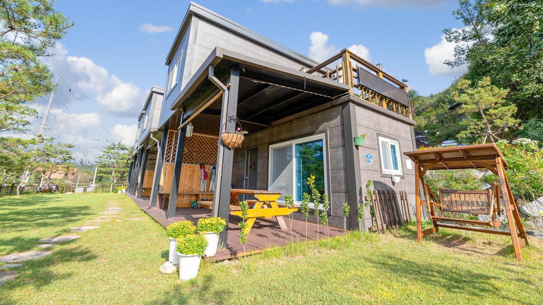 Gapyeong Myeonyeokgongbang Dock Chae Poolvilla Pension