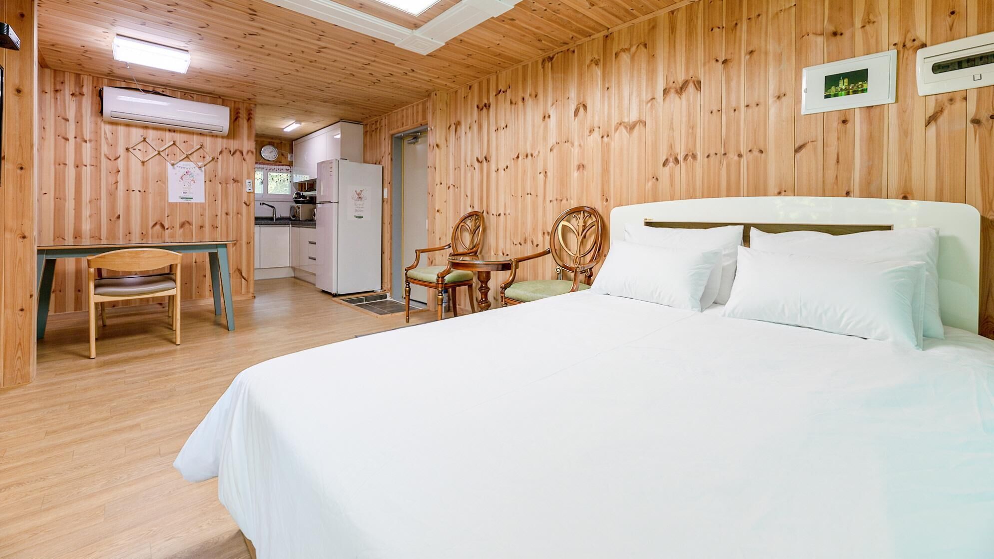 Gapyeong Myeonyeokgongbang Dock Chae Poolvilla Pension