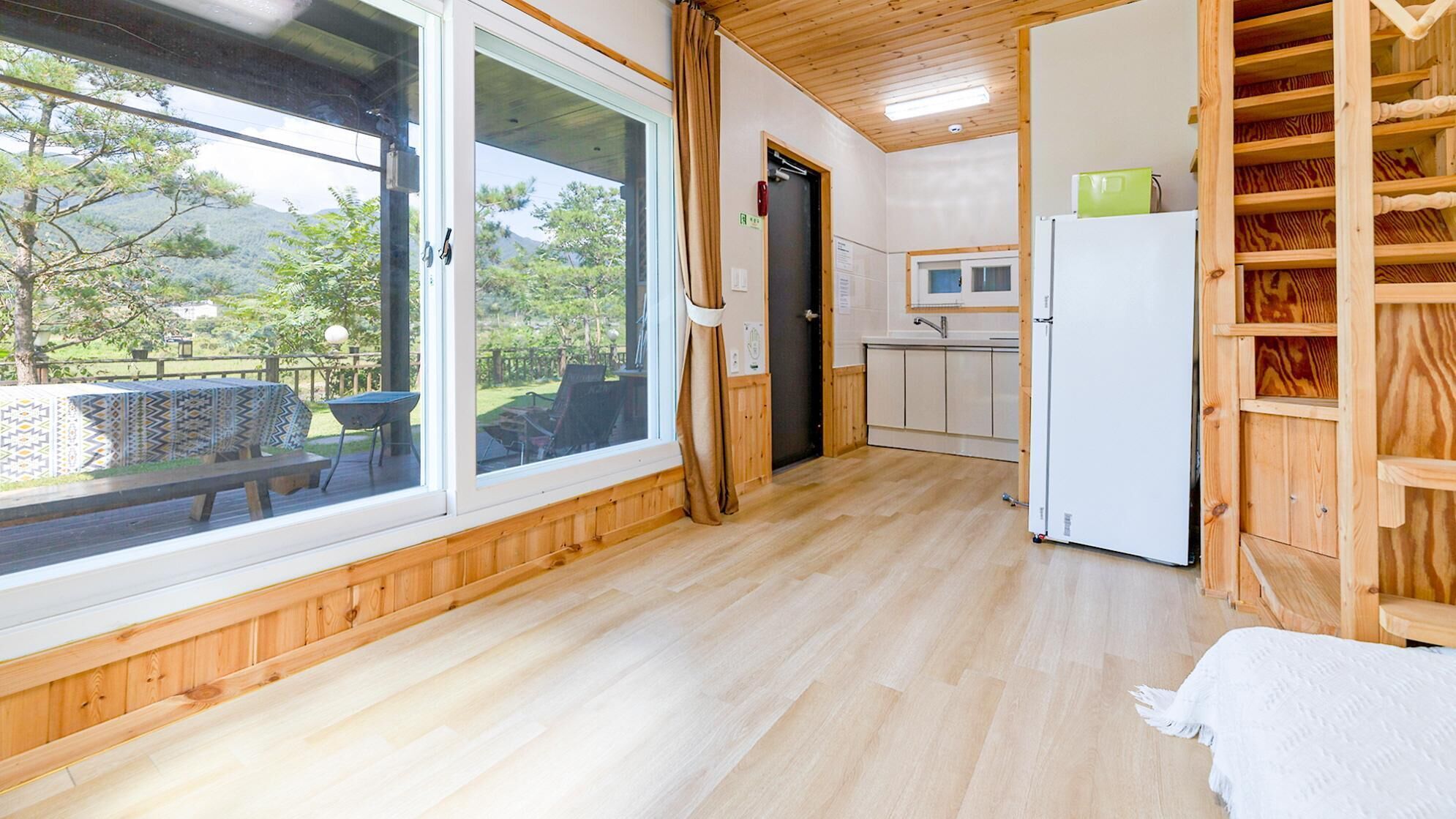 Gapyeong Myeonyeokgongbang Dock Chae Poolvilla Pension
