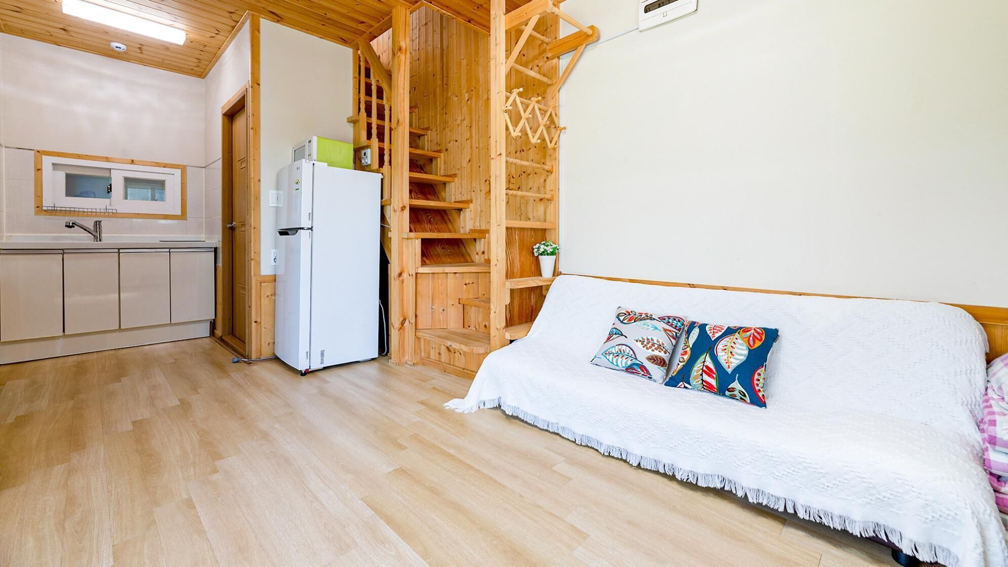 Gapyeong Myeonyeokgongbang Dock Chae Poolvilla Pension