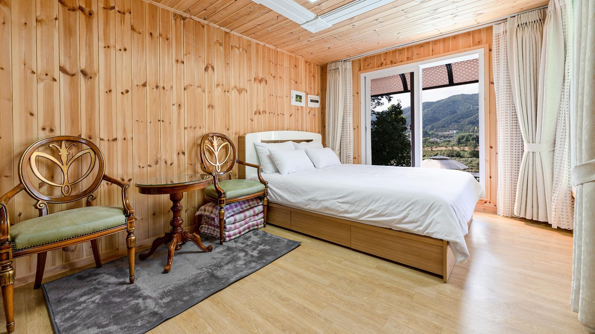 Gapyeong Myeonyeokgongbang Dock Chae Poolvilla Pension