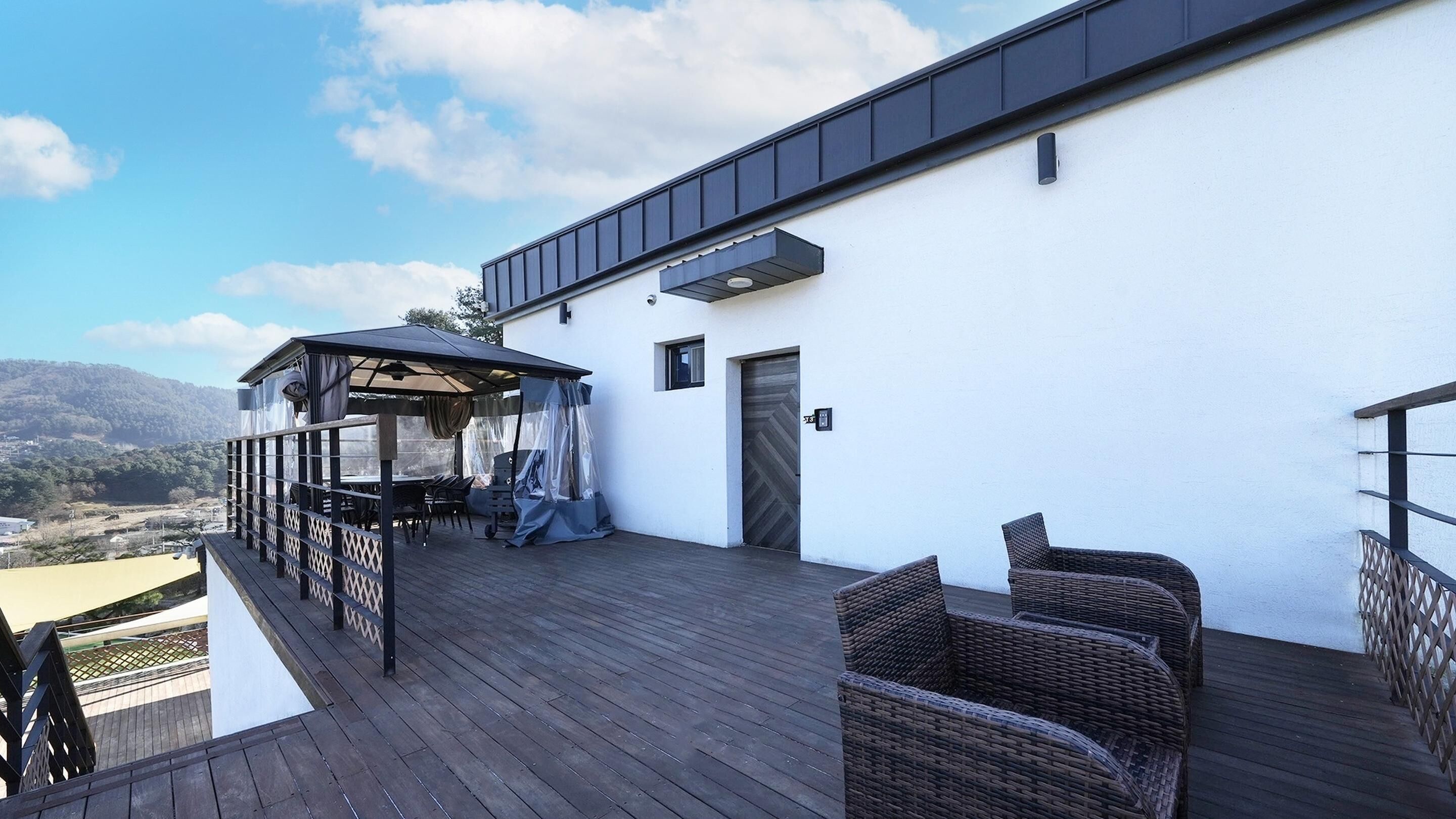 Gapyeong Pinetree Kids Pool Villa