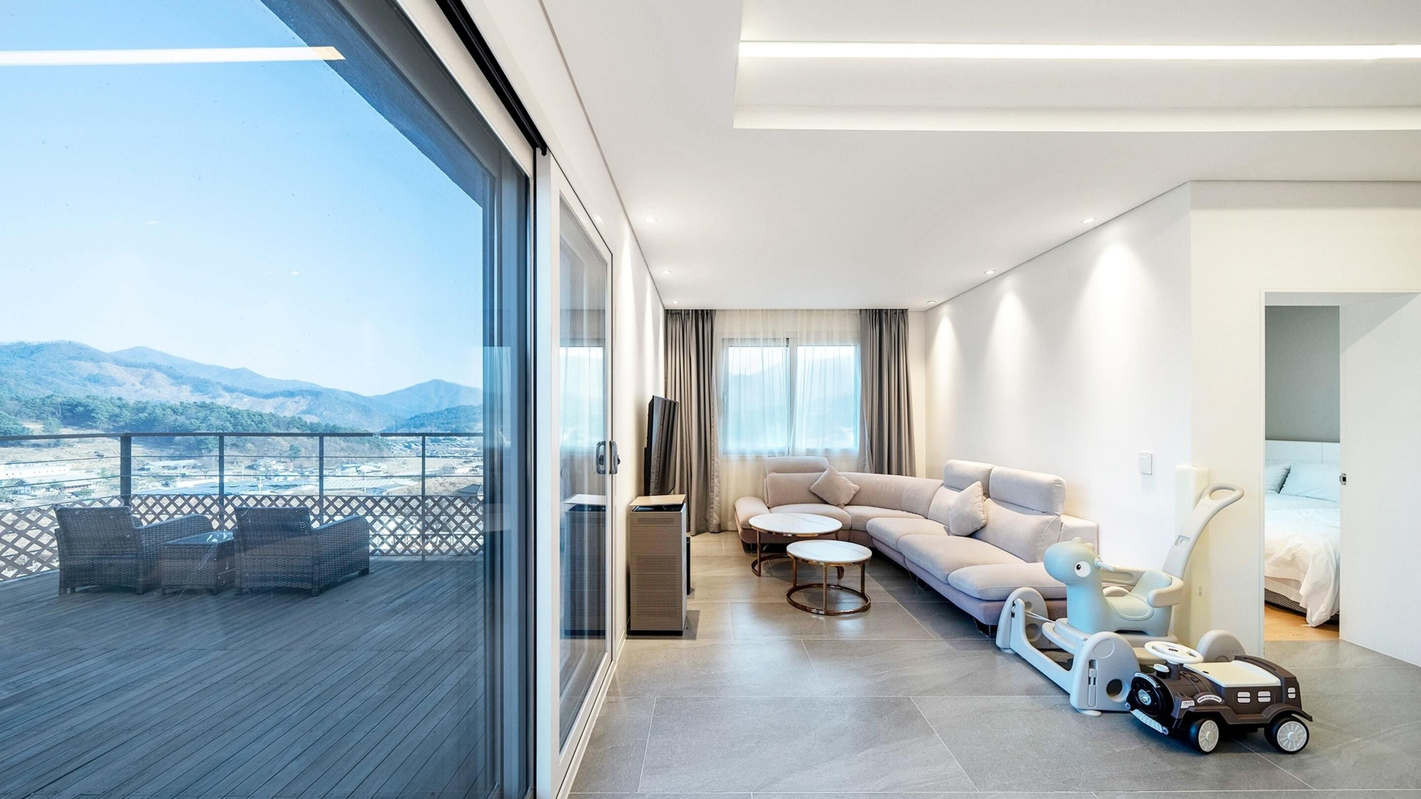 Gapyeong Pinetree Kids Pool Villa