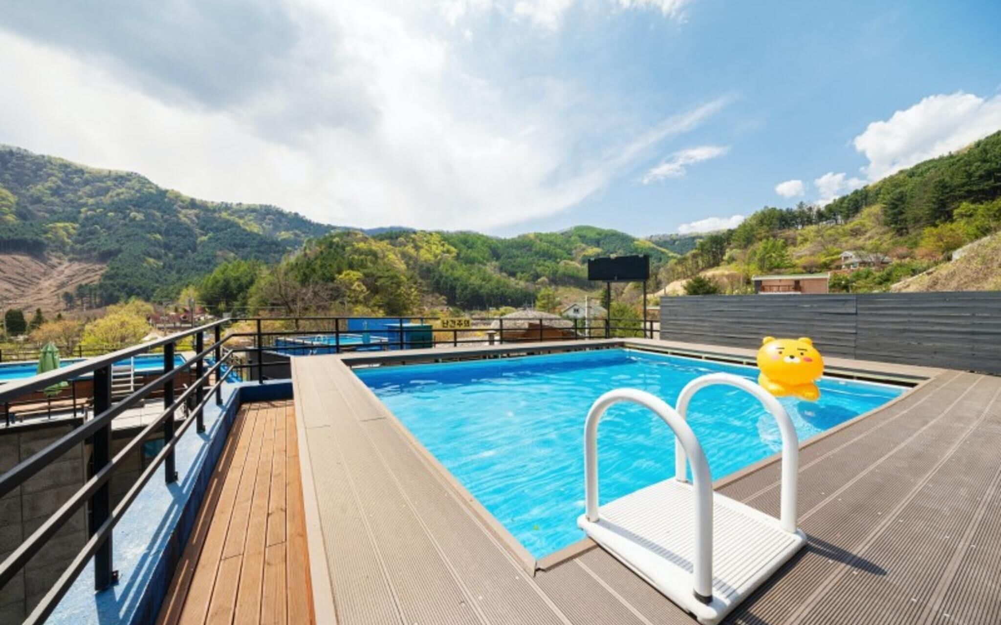Gapyeong Poin Poolvilla Pension