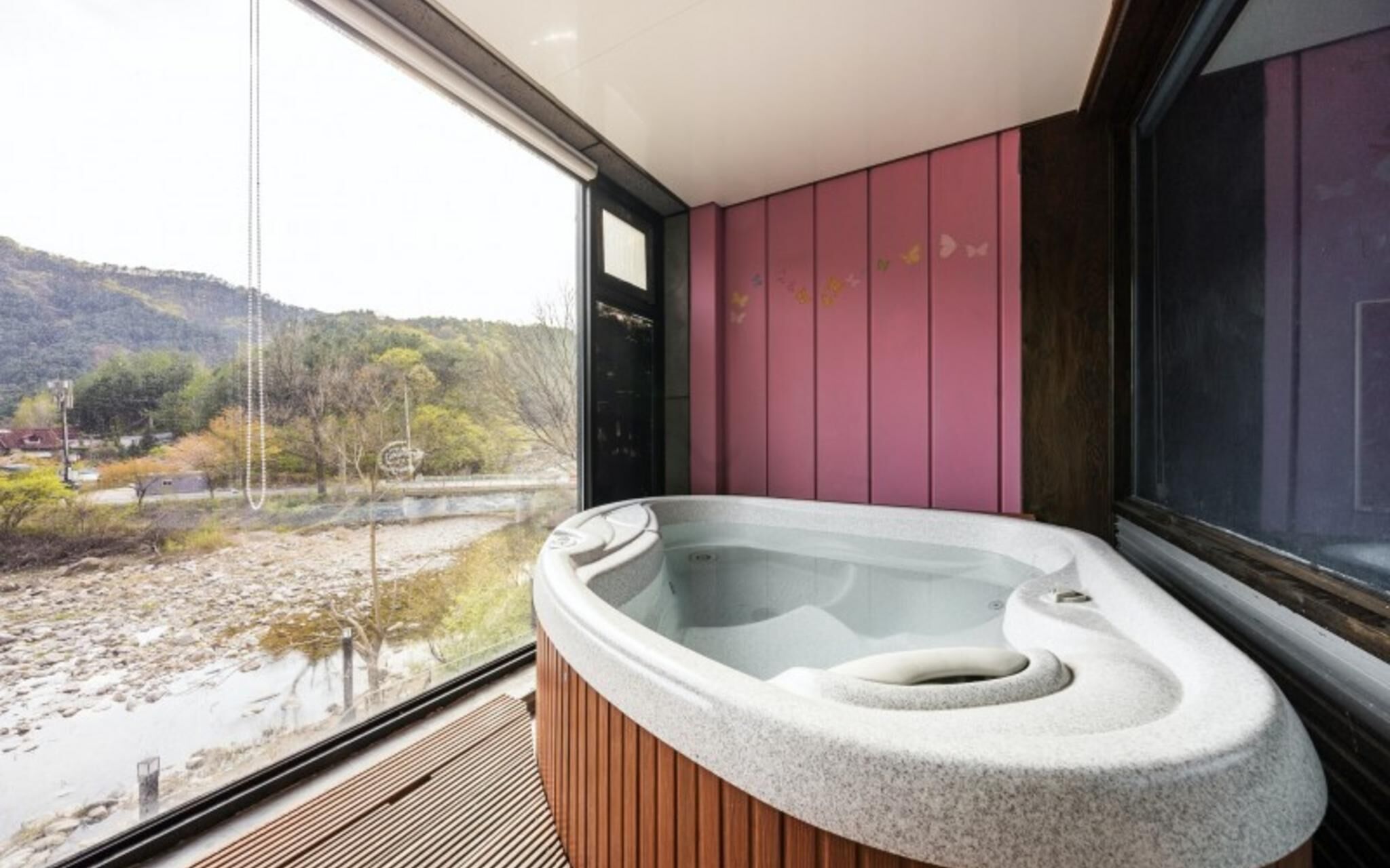 Gapyeong Poin Poolvilla Pension