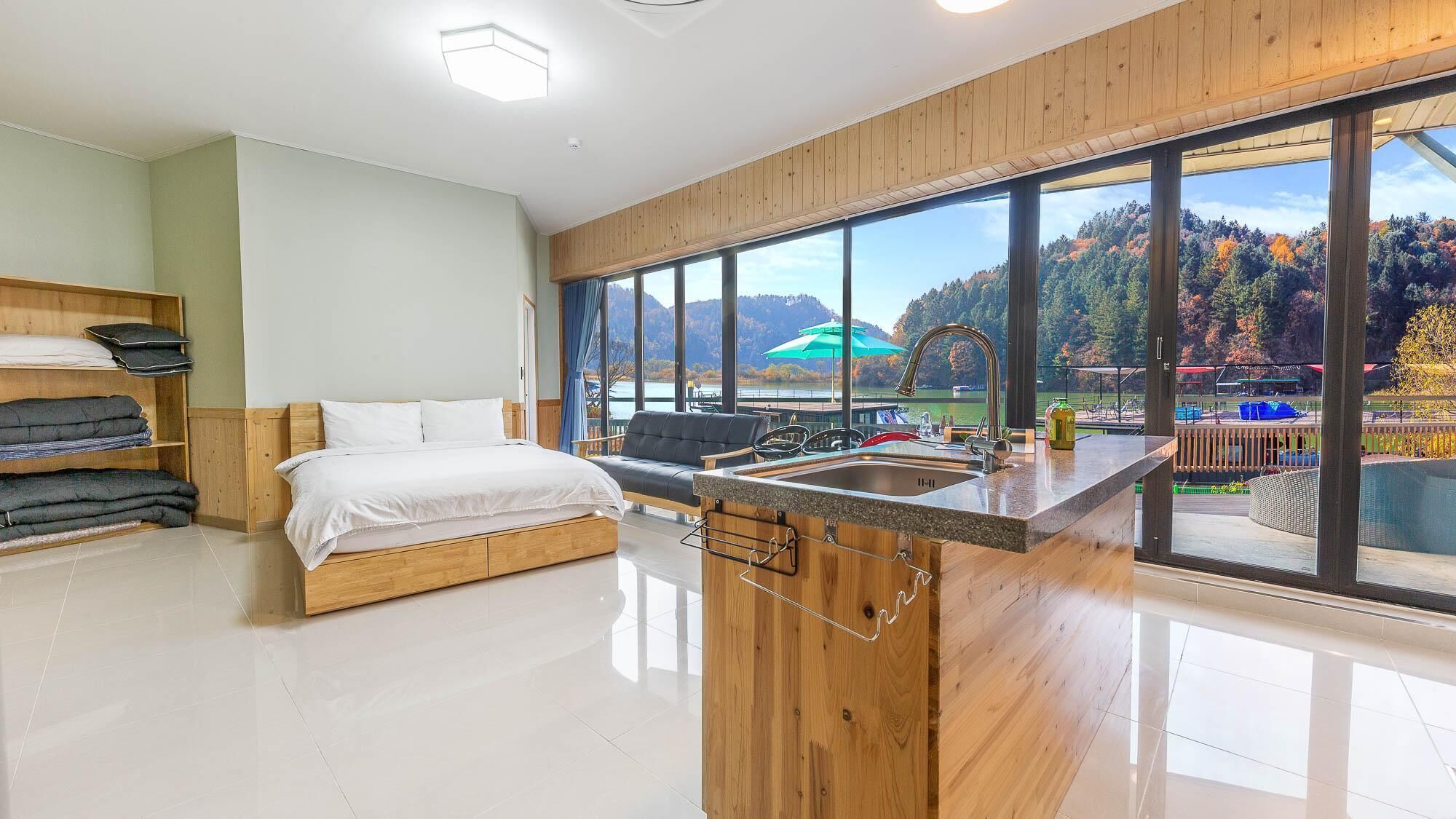 Gapyeong River52 Road Pension
