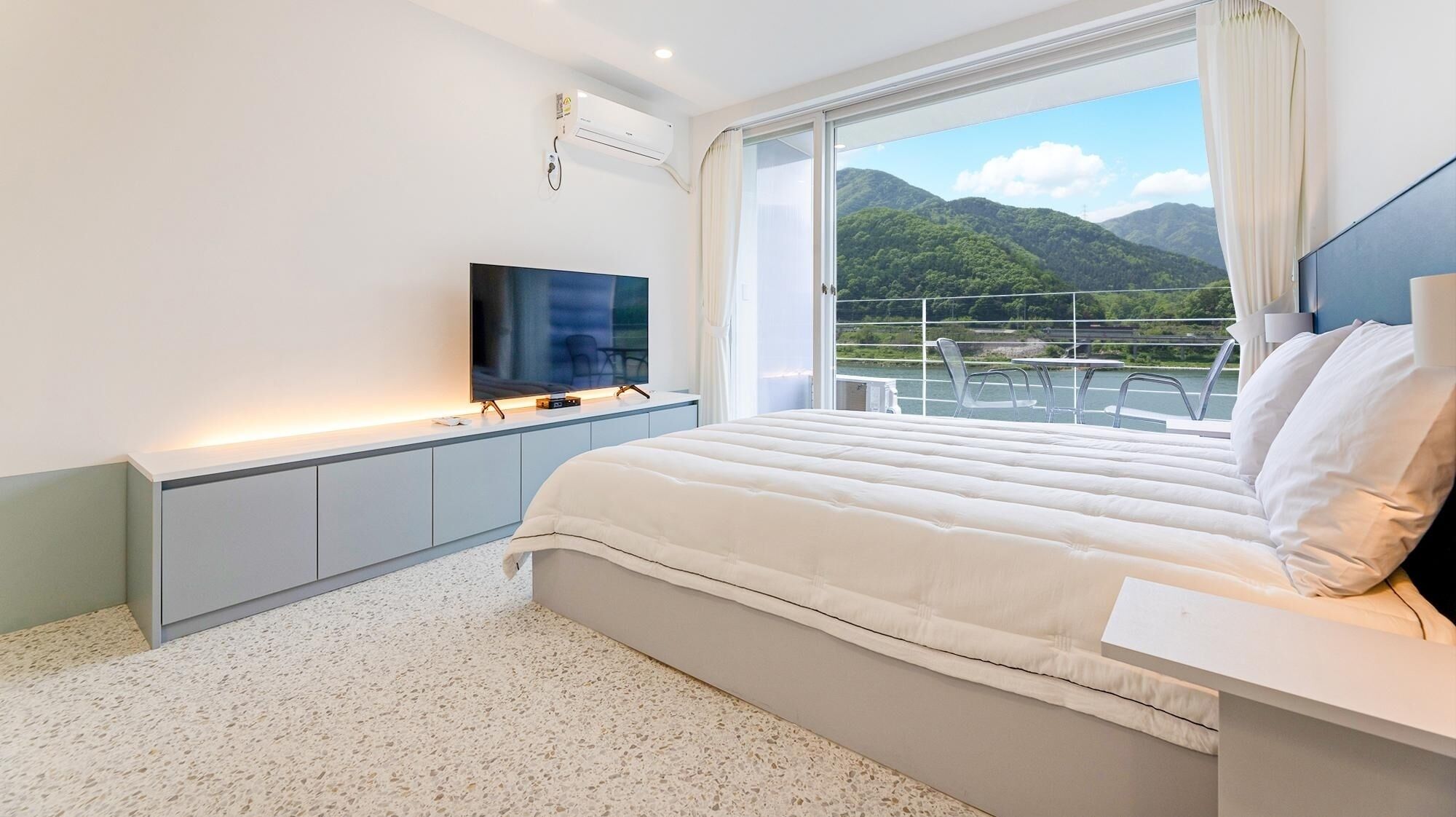 Gapyeong Rowa River View Pension