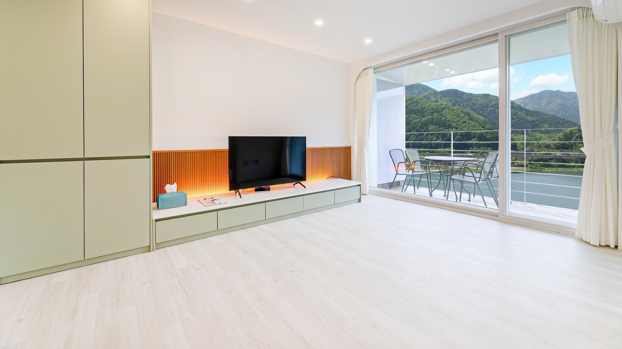 Gapyeong Rowa River View Pension