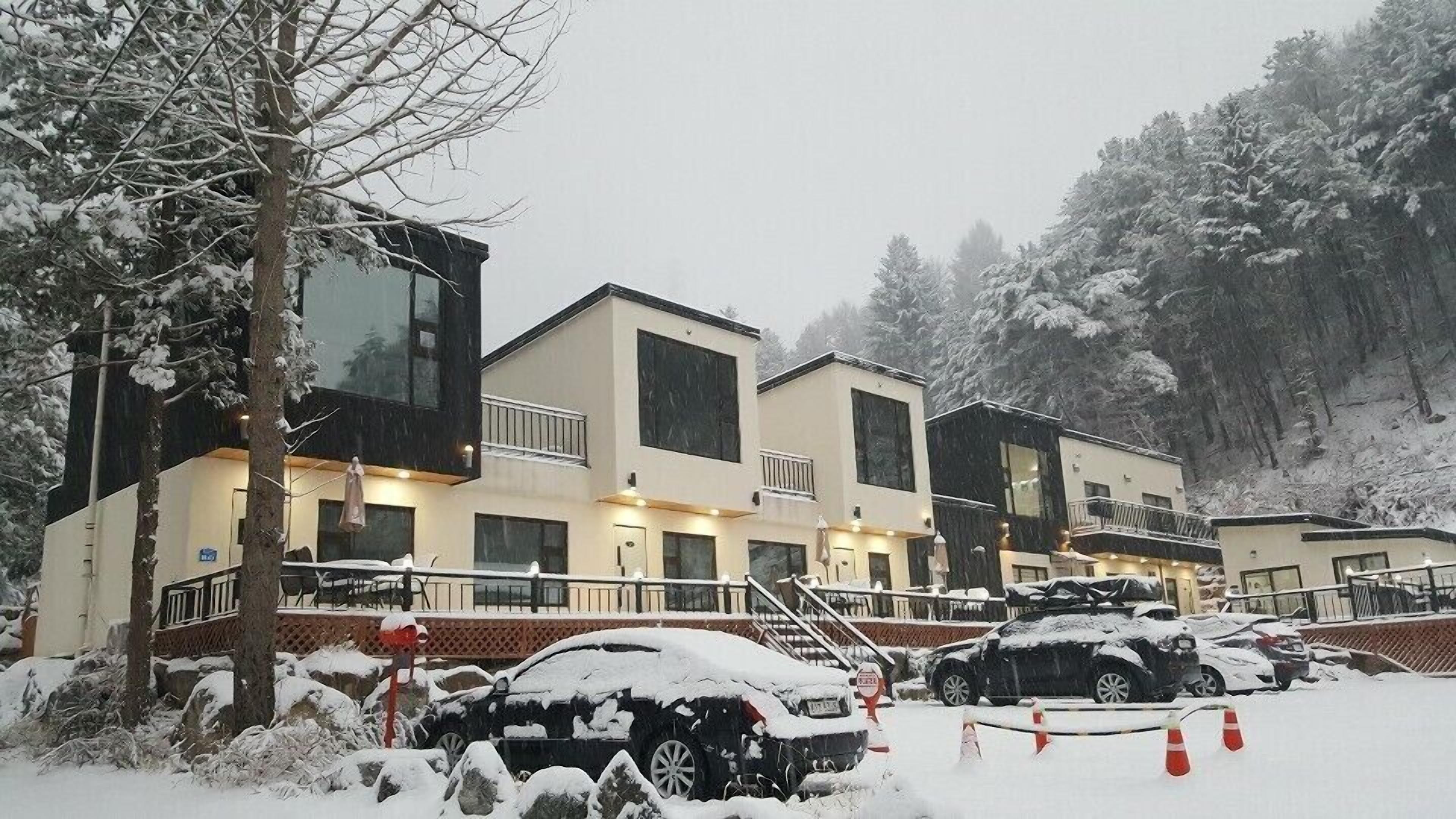 Gapyeong Ruhen Pool Villa