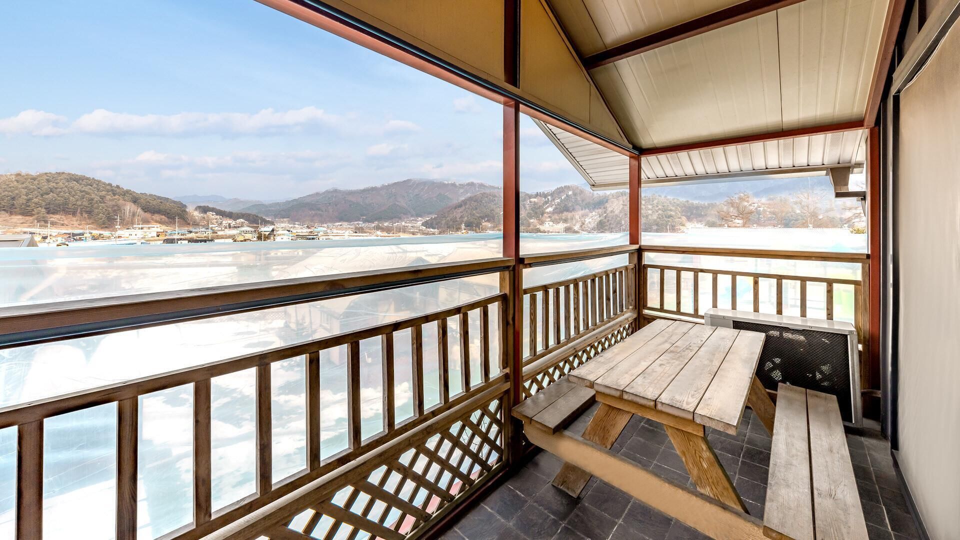 Gapyeong Walkingoncloud Pension & Glamping