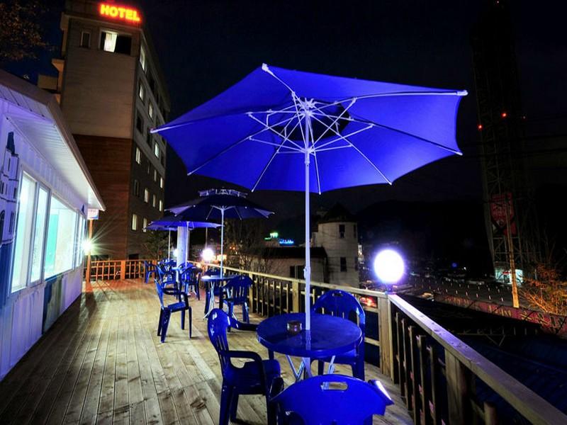 Iris Hotel