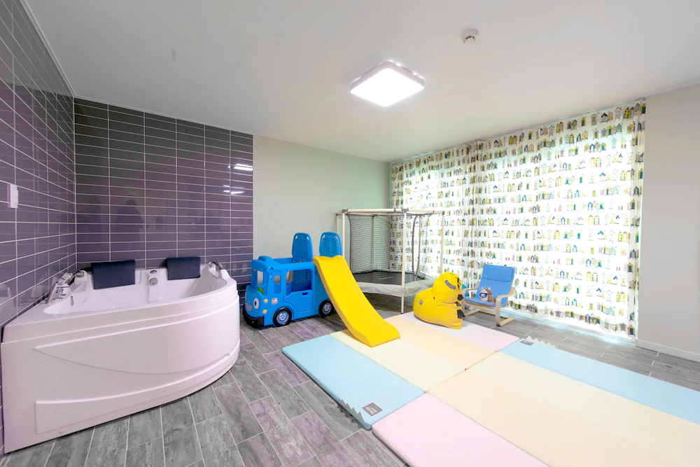 My Chu Kids Pool Villa Pension