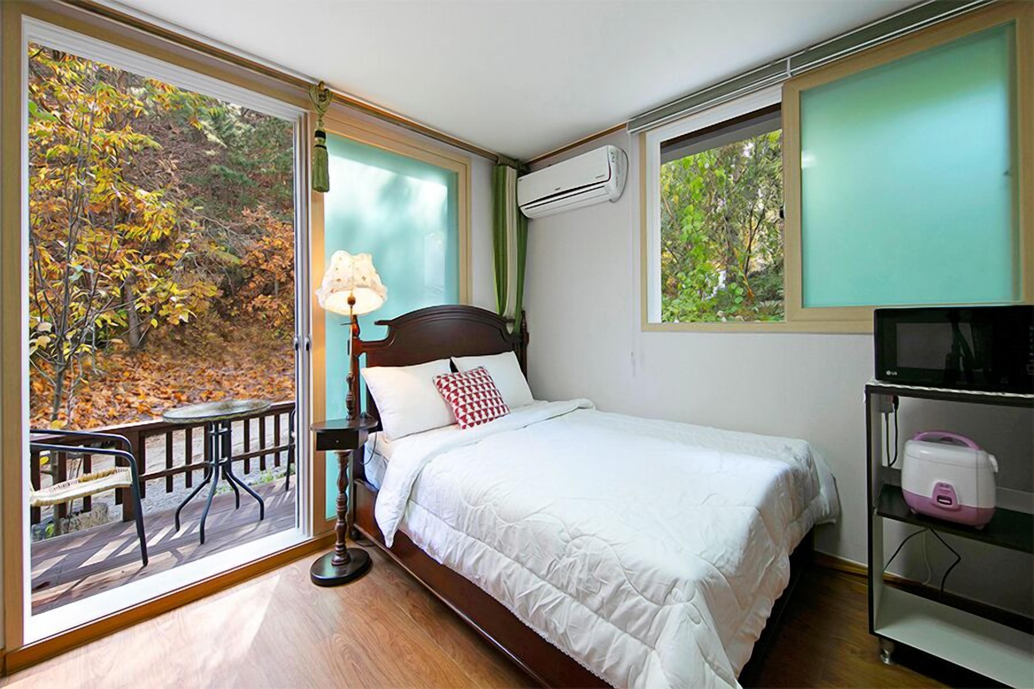 Nami Island Herb Pension