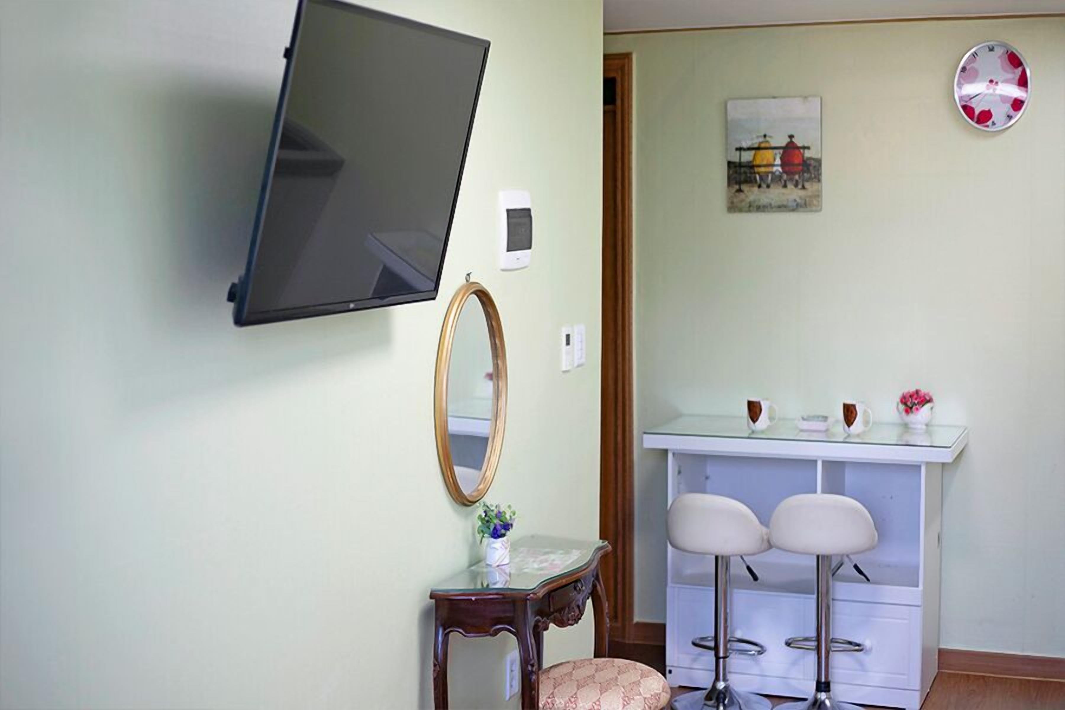 Nami Island Herb Pension