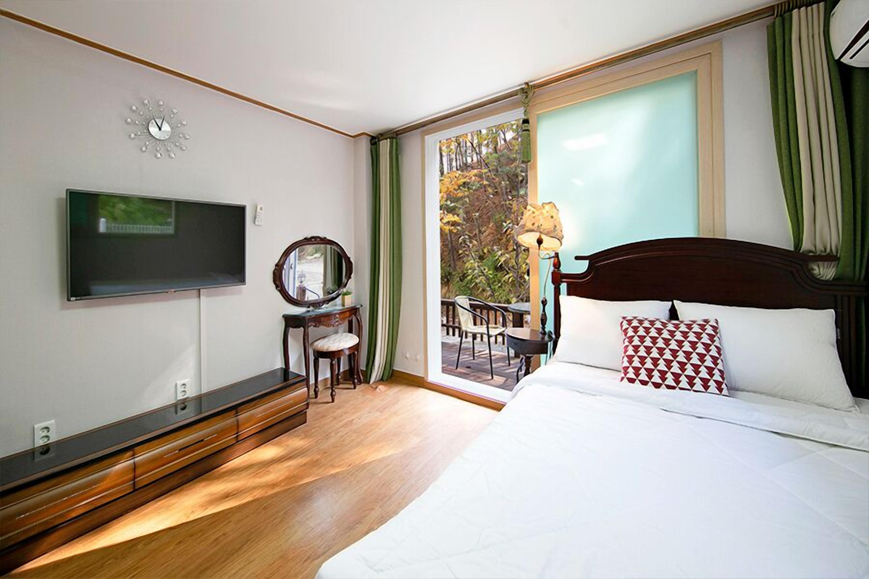 Nami Island Herb Pension