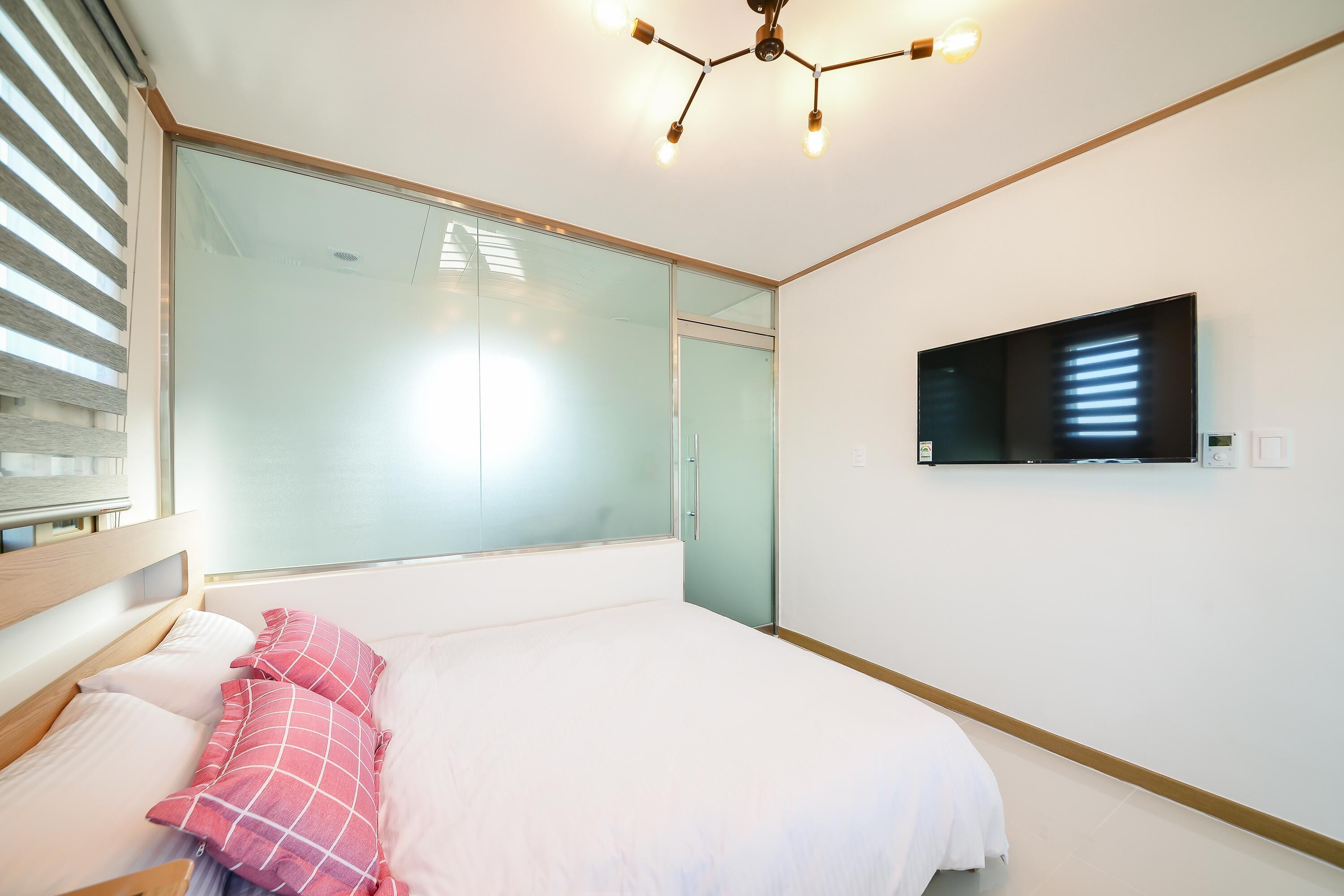 Nami Island Pig Dream Spa Pension