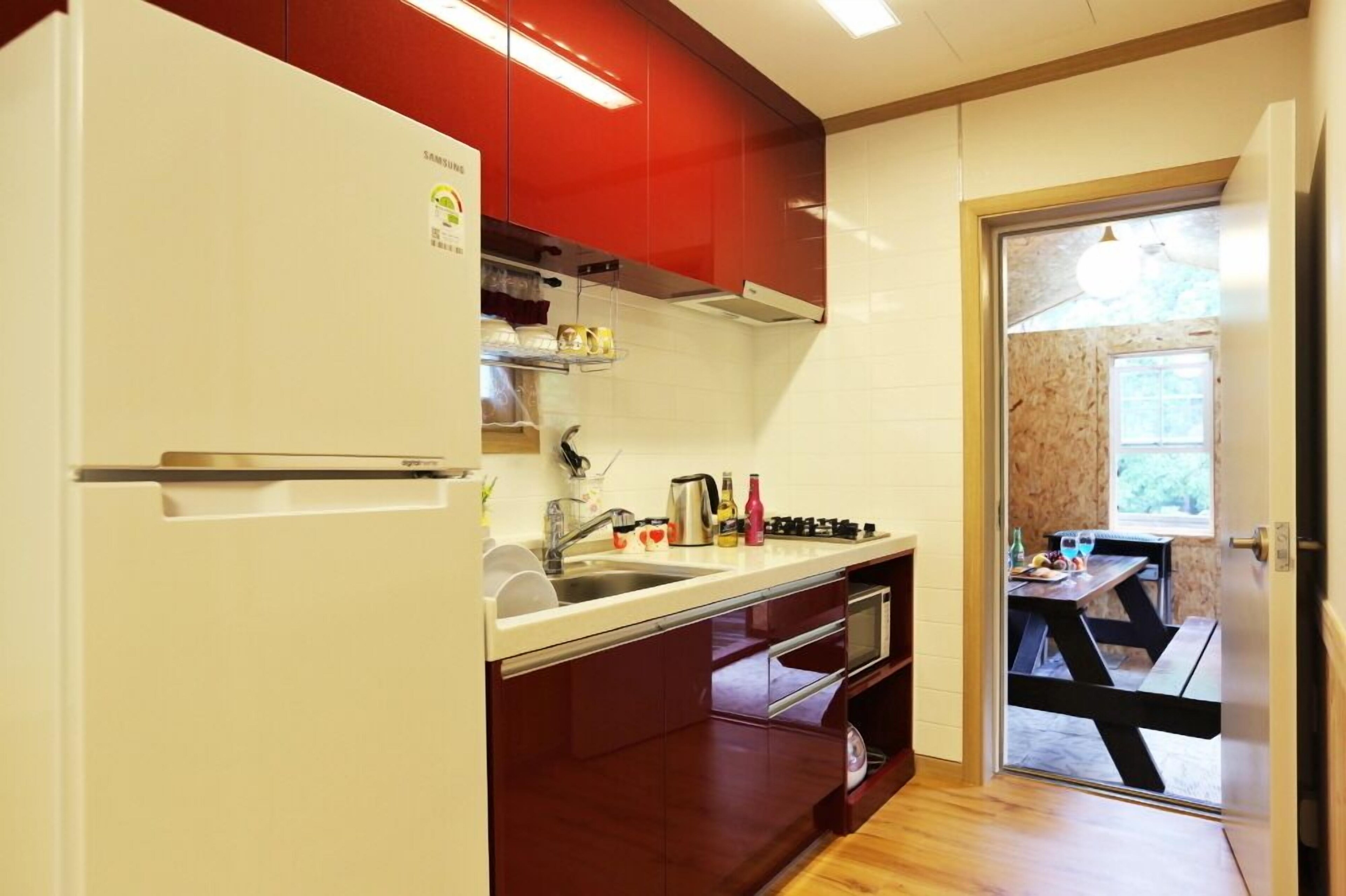 Ravie Pension