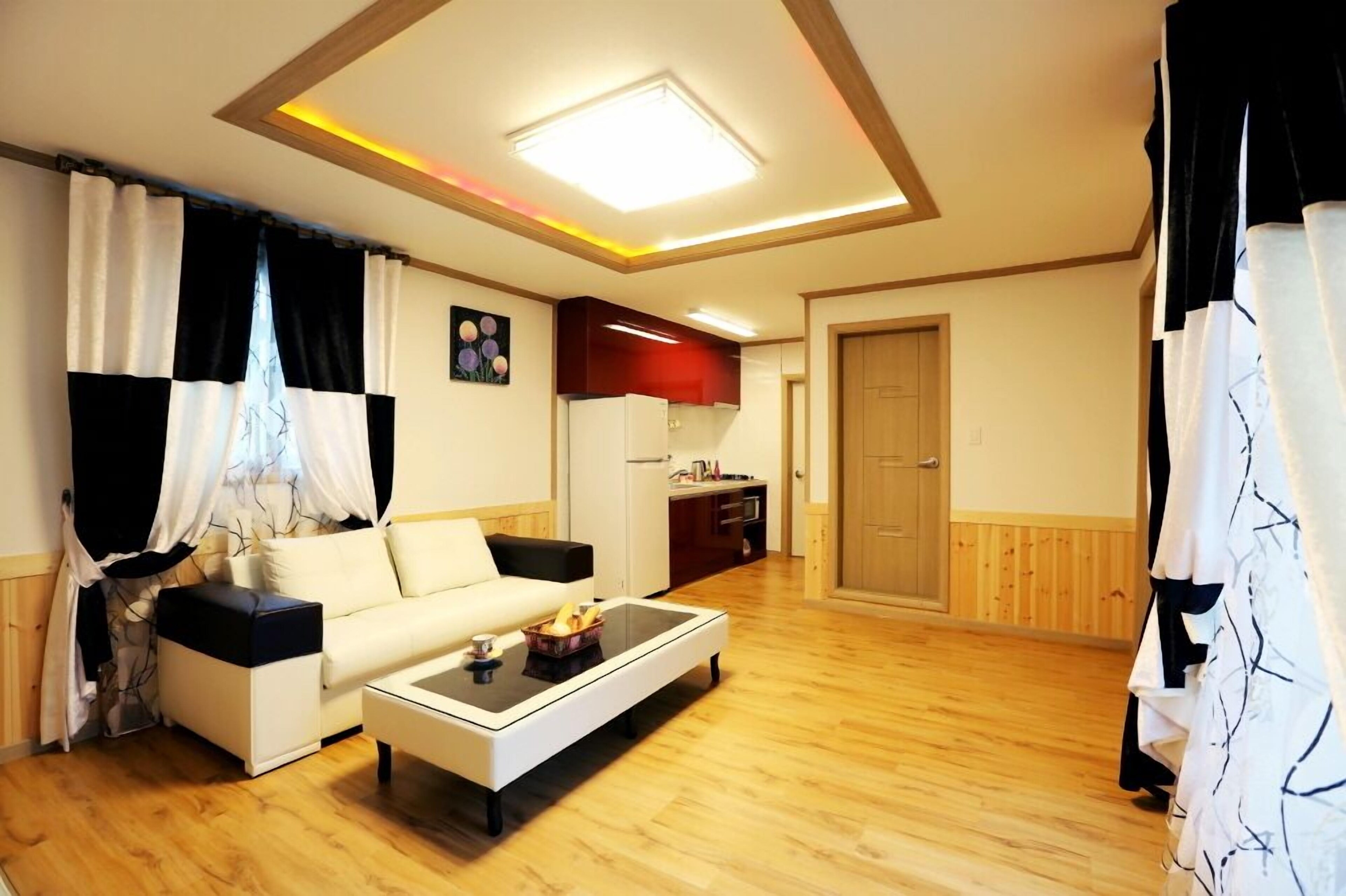 Ravie Pension