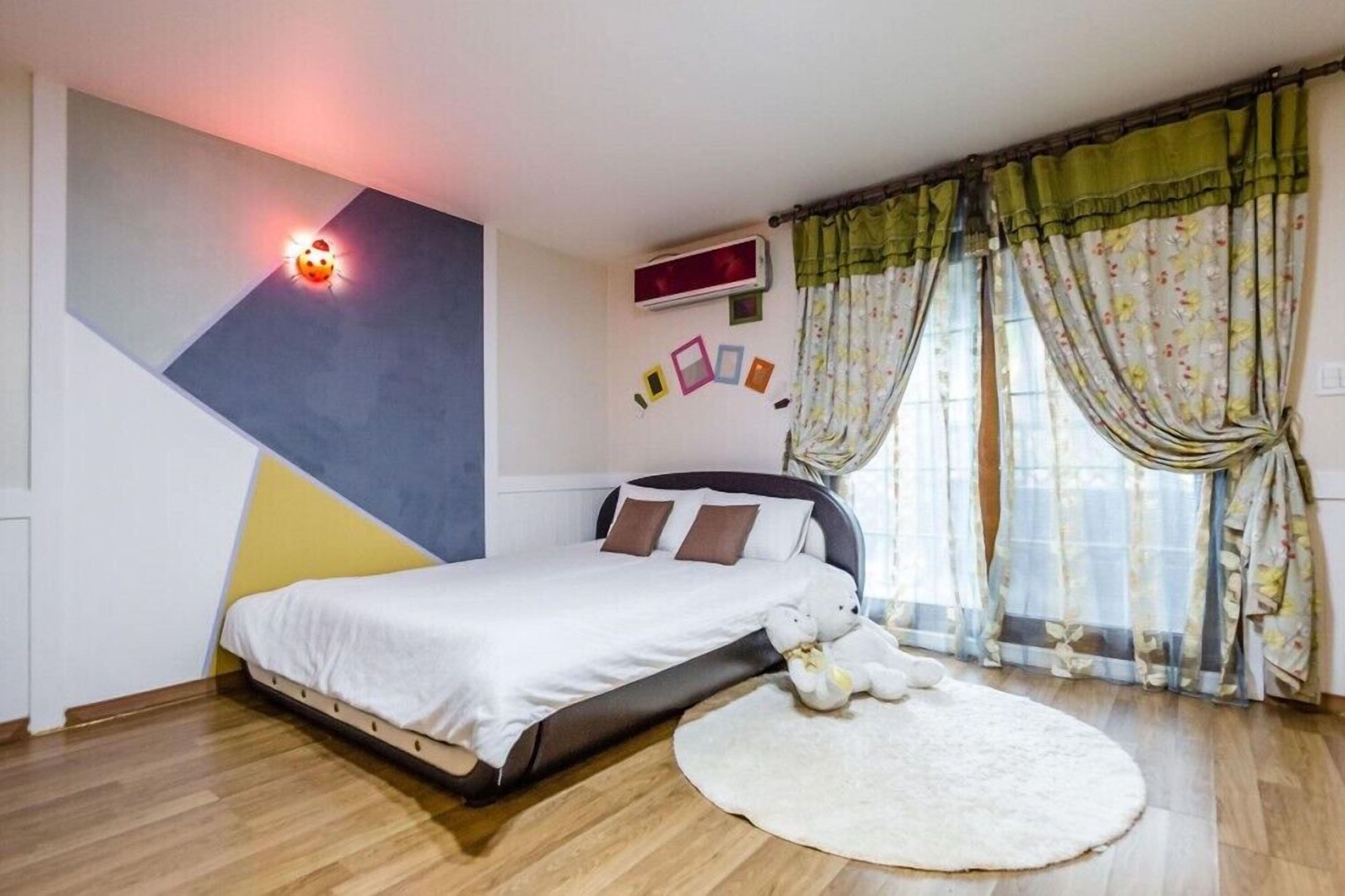Ravie Pension