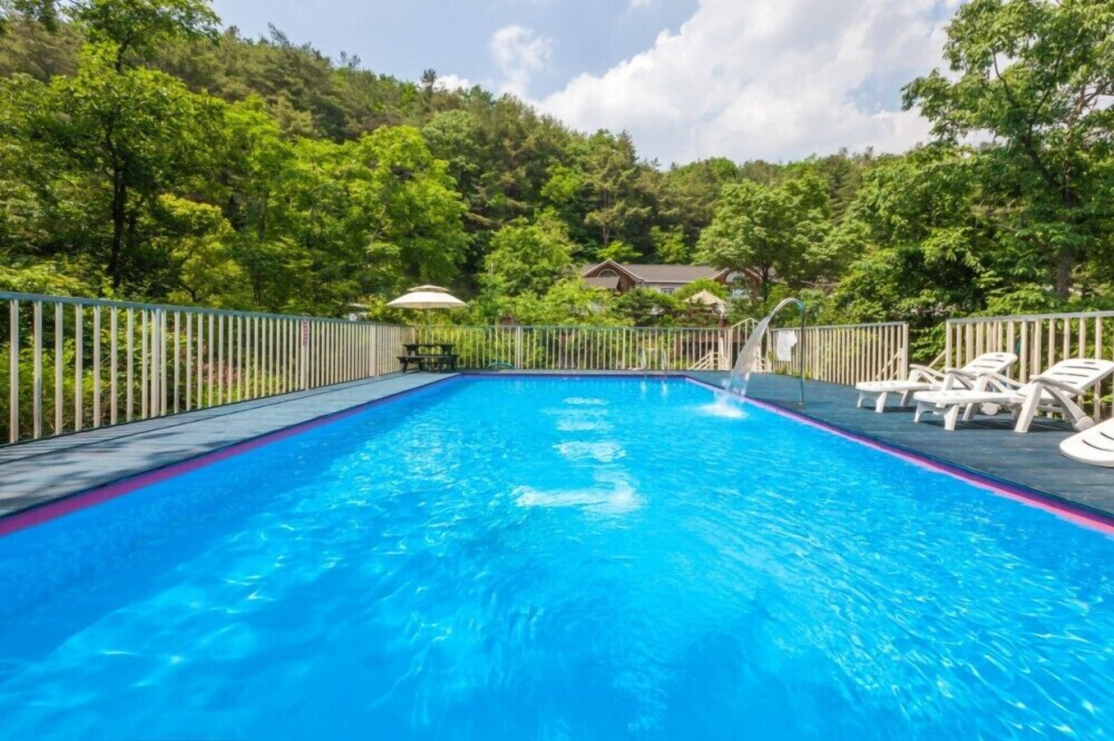 Ravie Pension