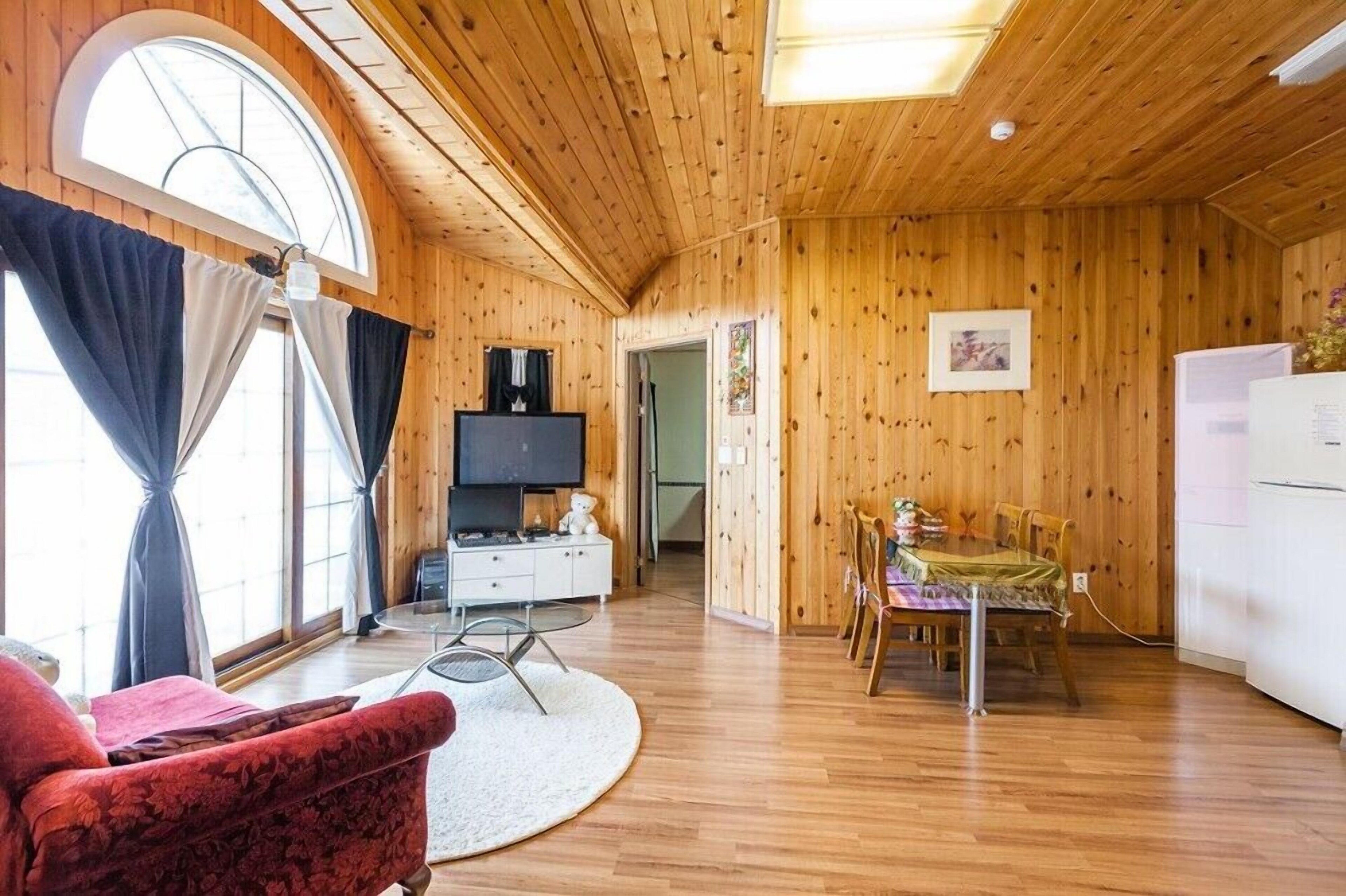Ravie Pension