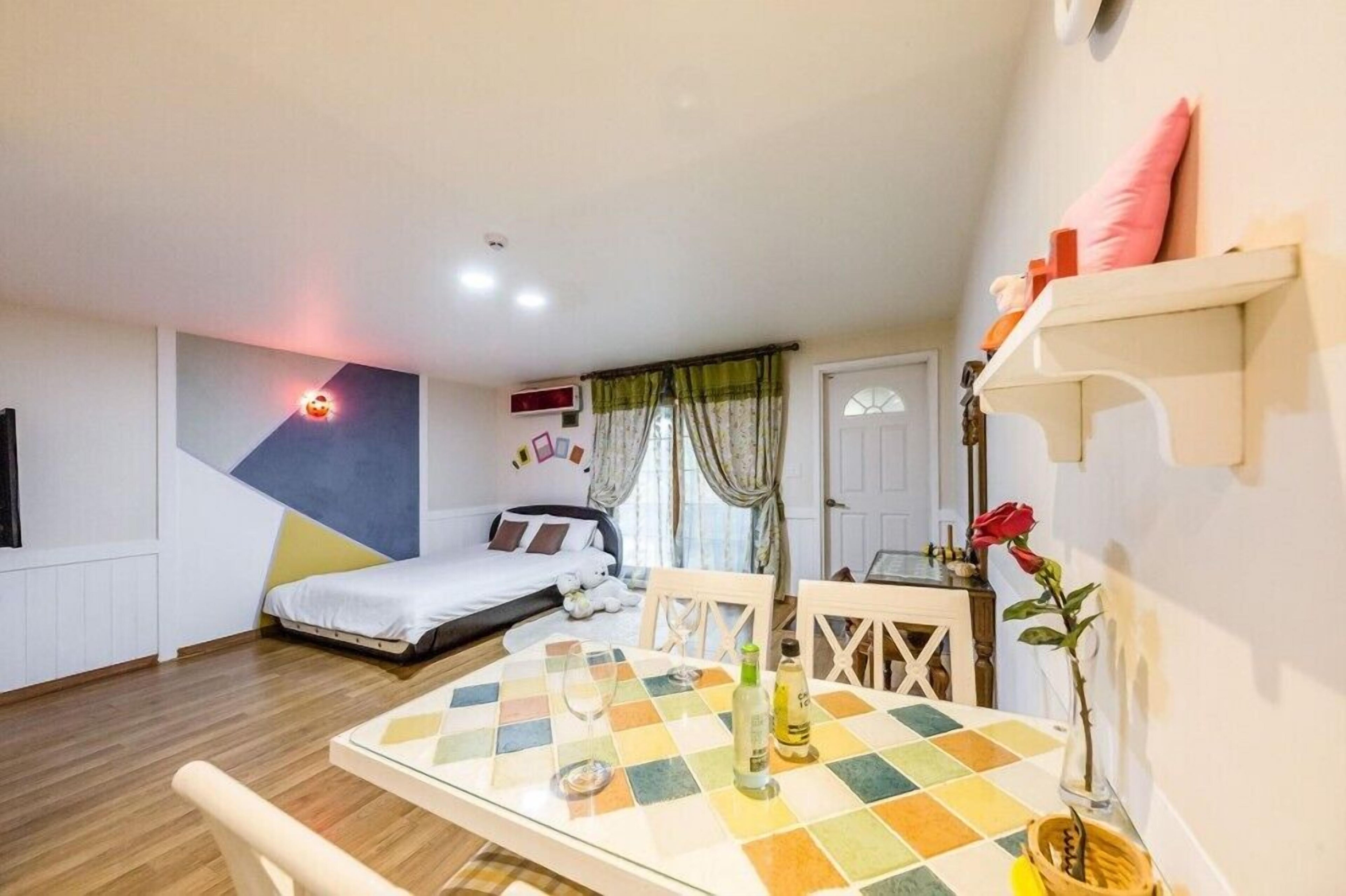 Ravie Pension