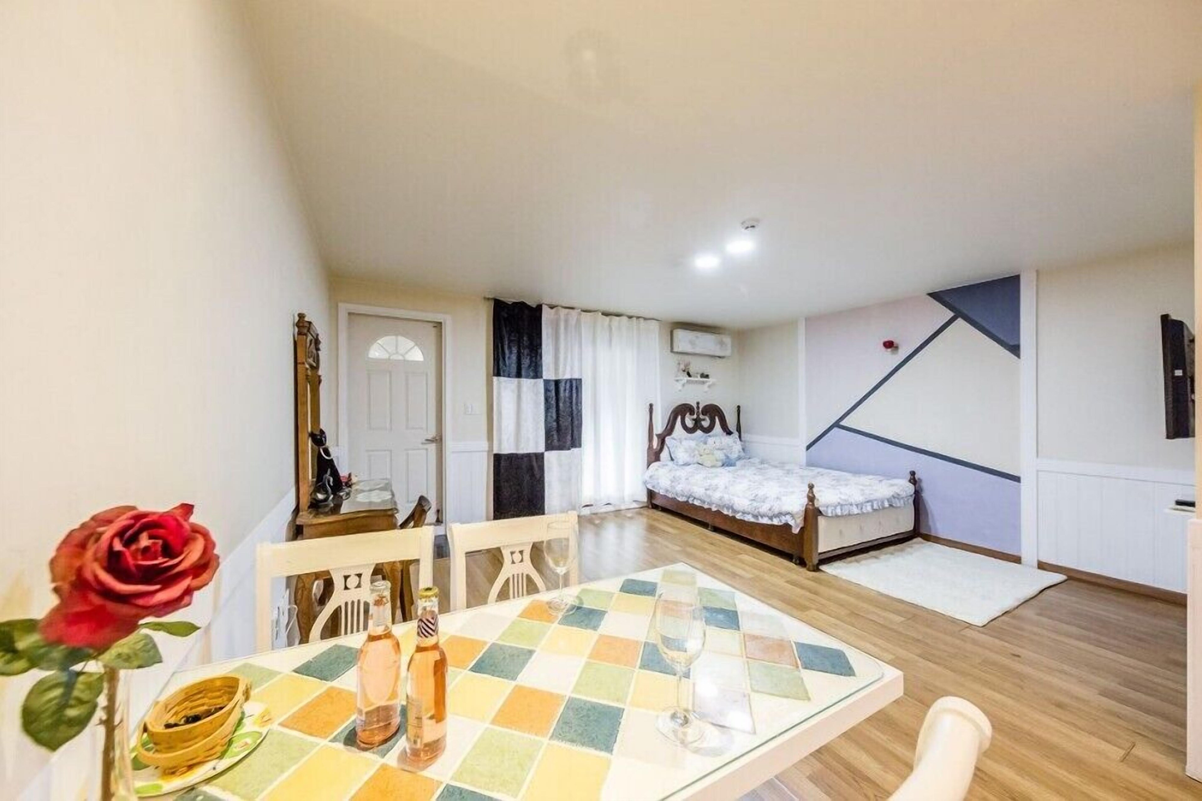 Ravie Pension