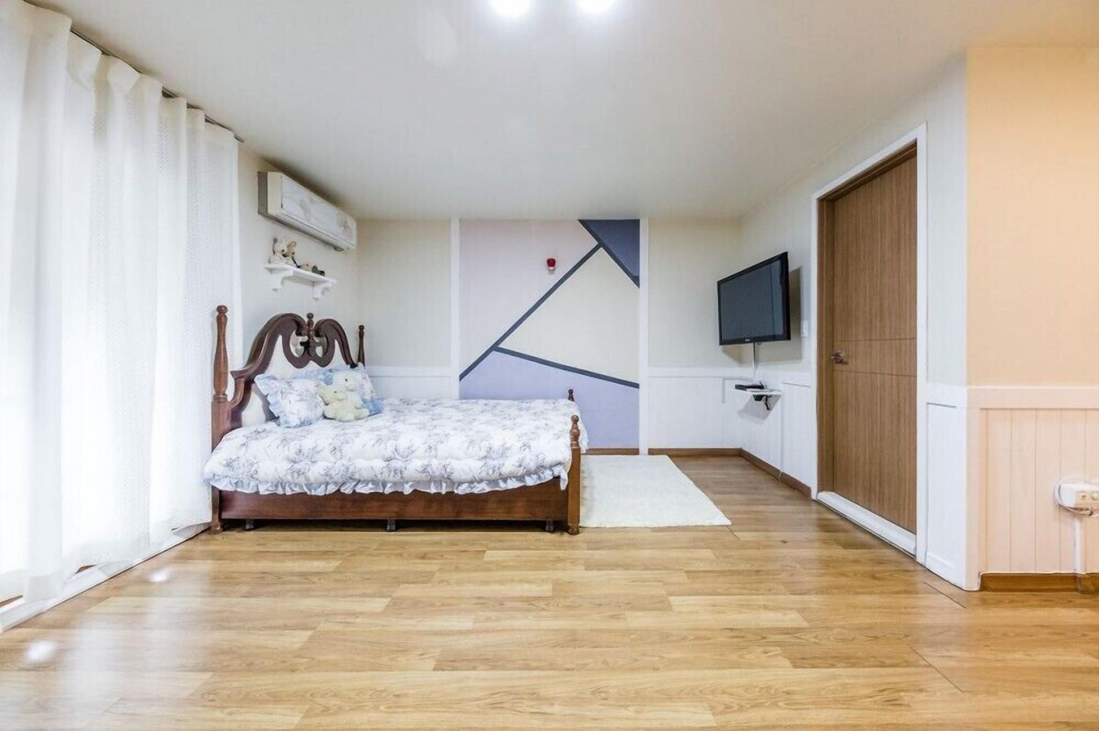Ravie Pension