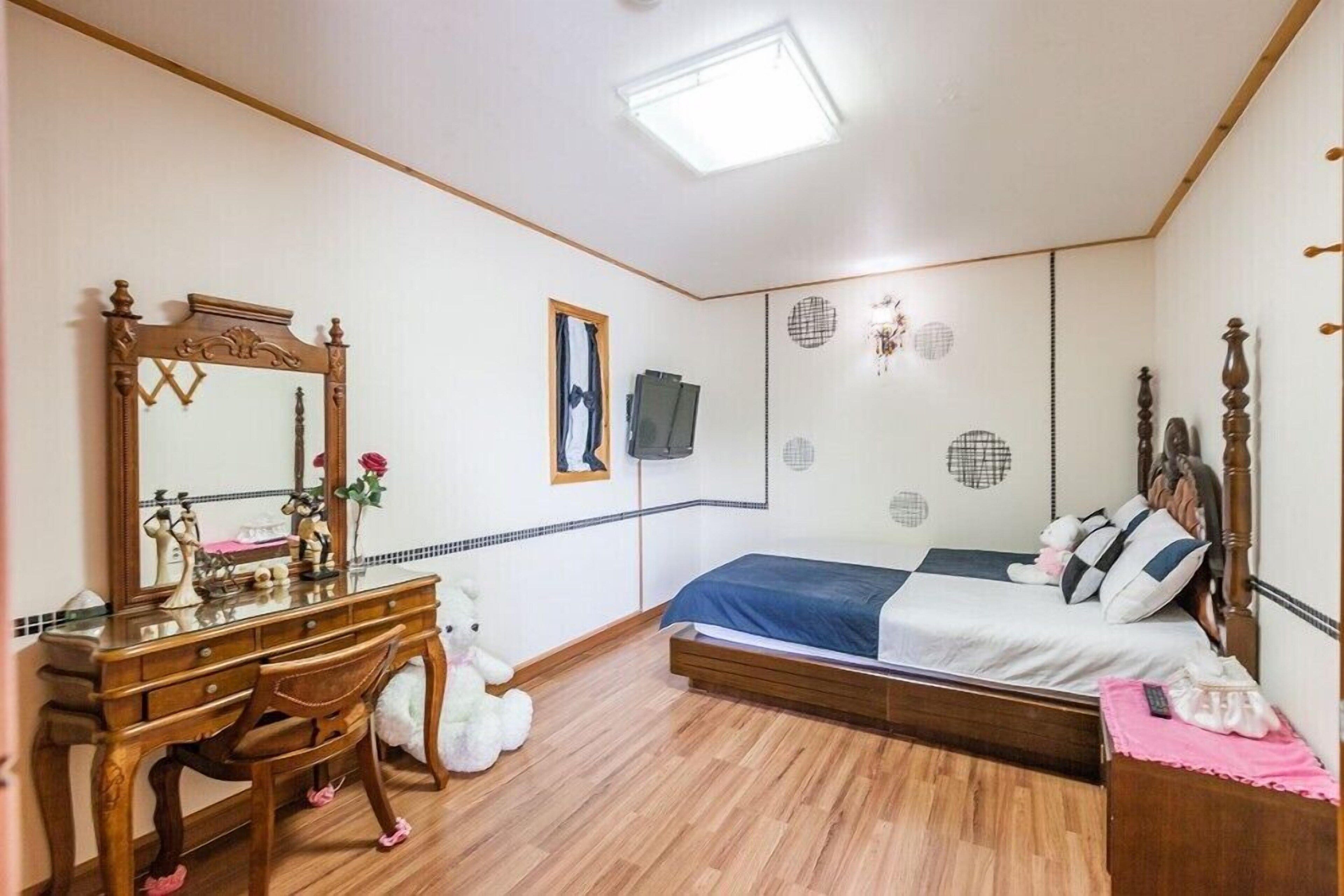 Ravie Pension