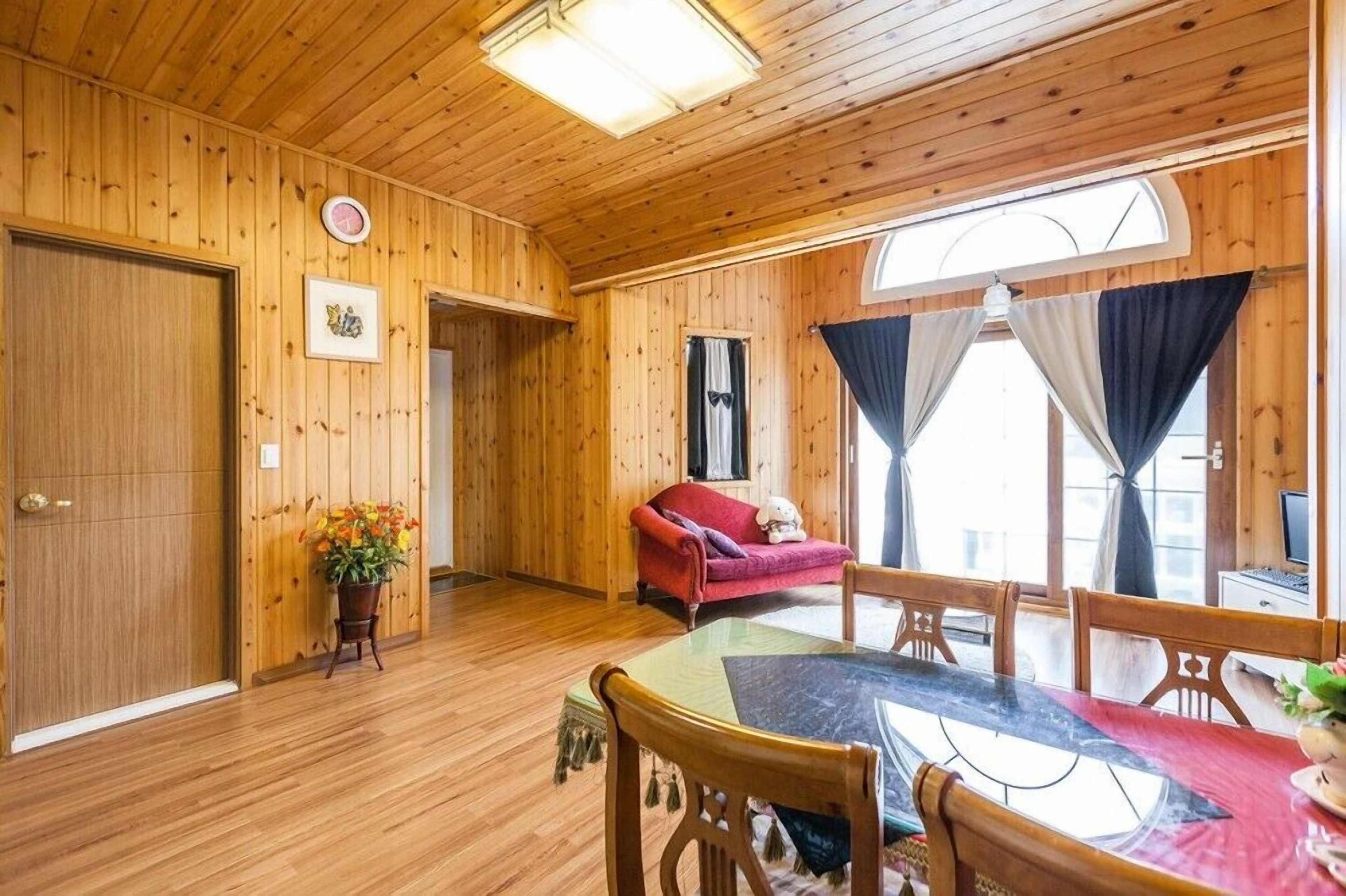 Ravie Pension