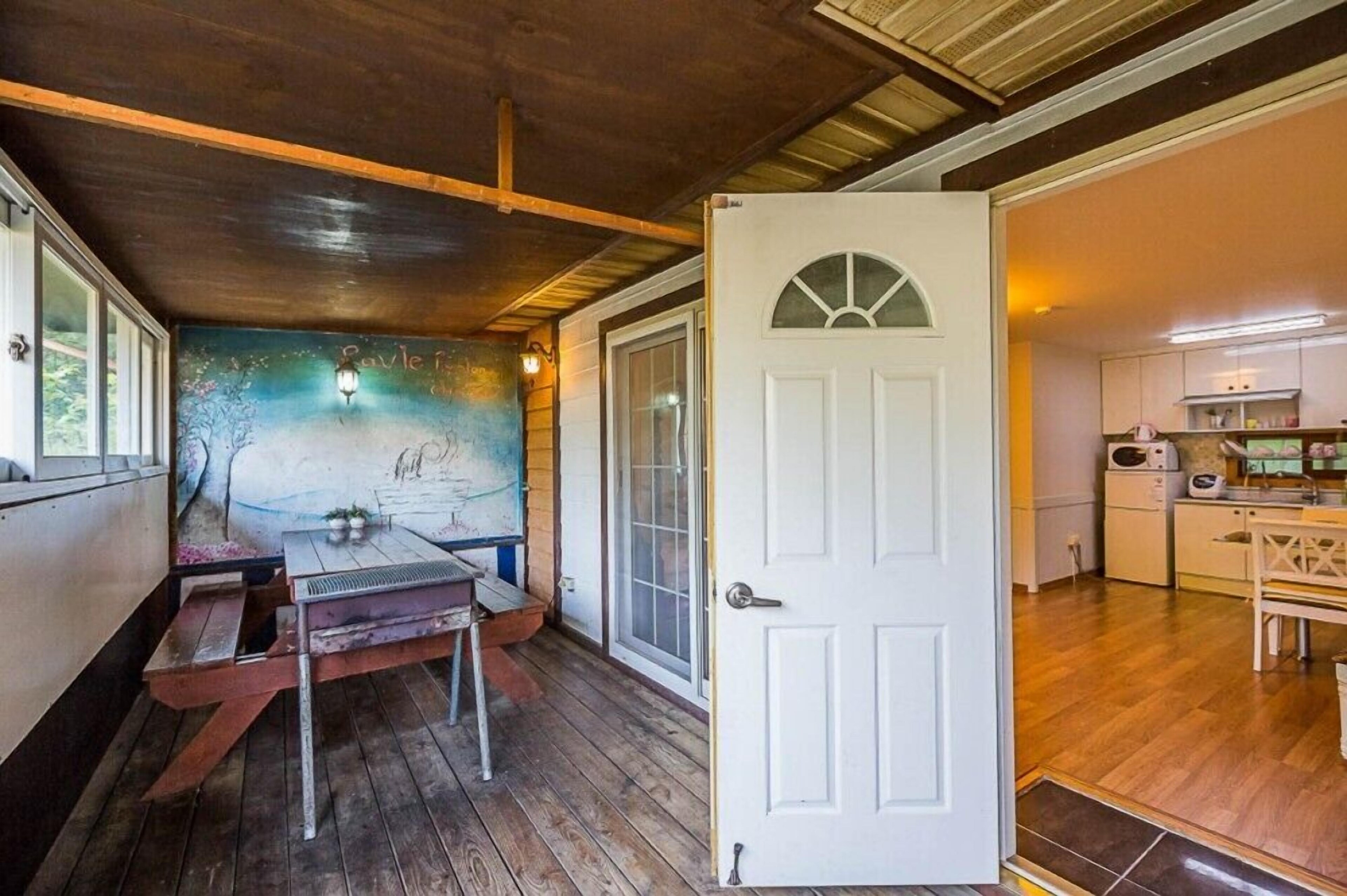 Ravie Pension