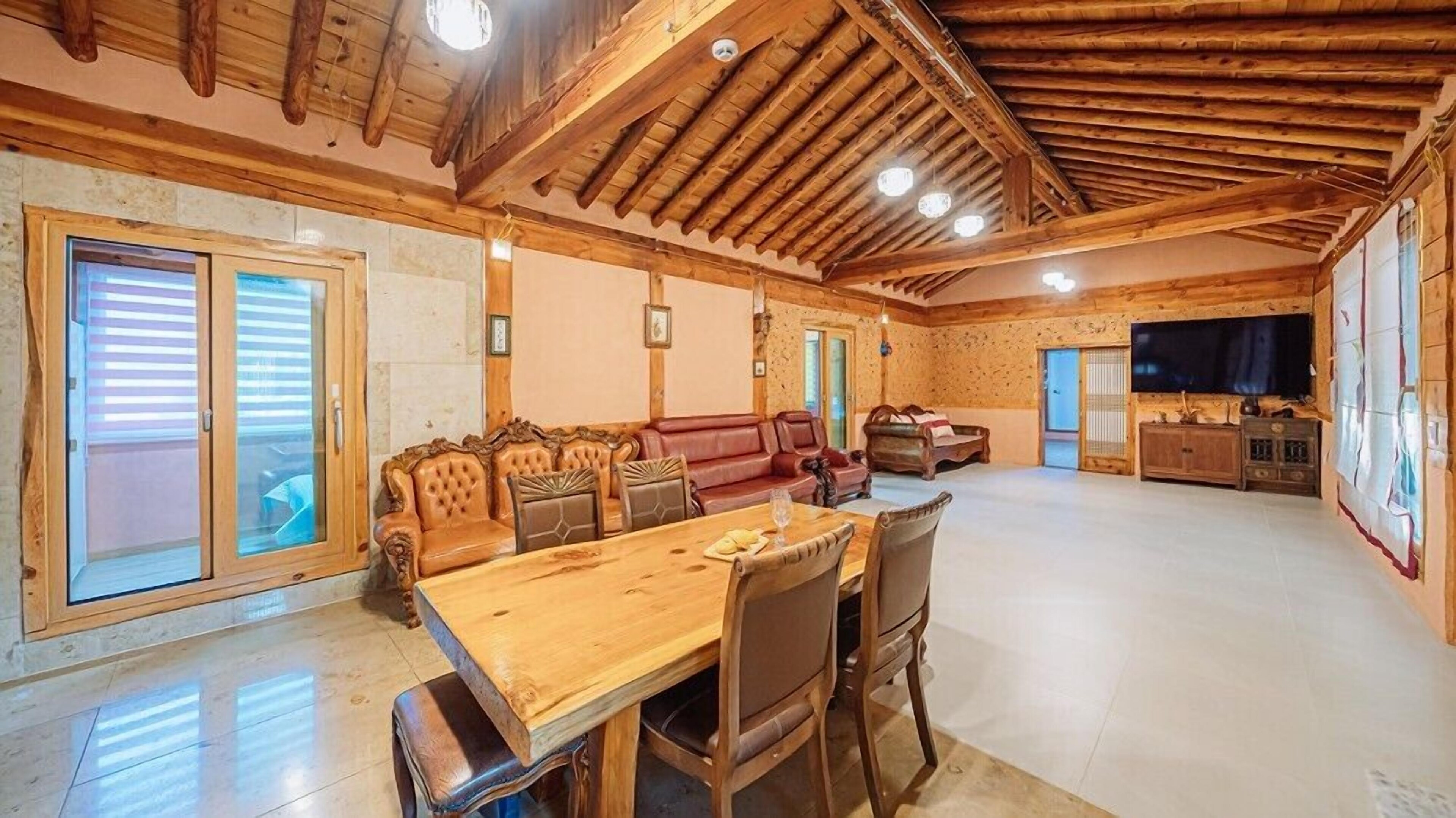 Romain Pension