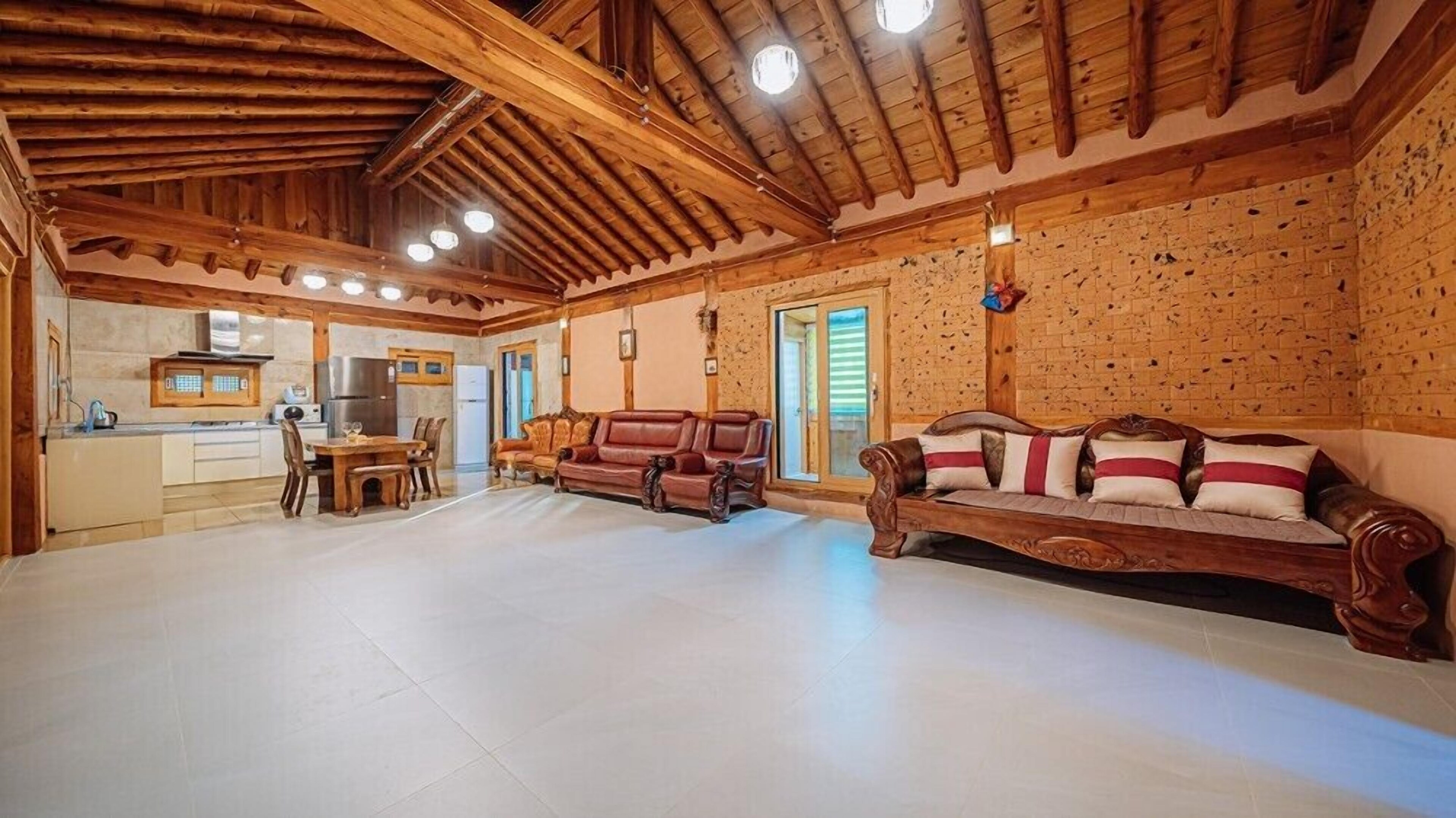 Romain Pension