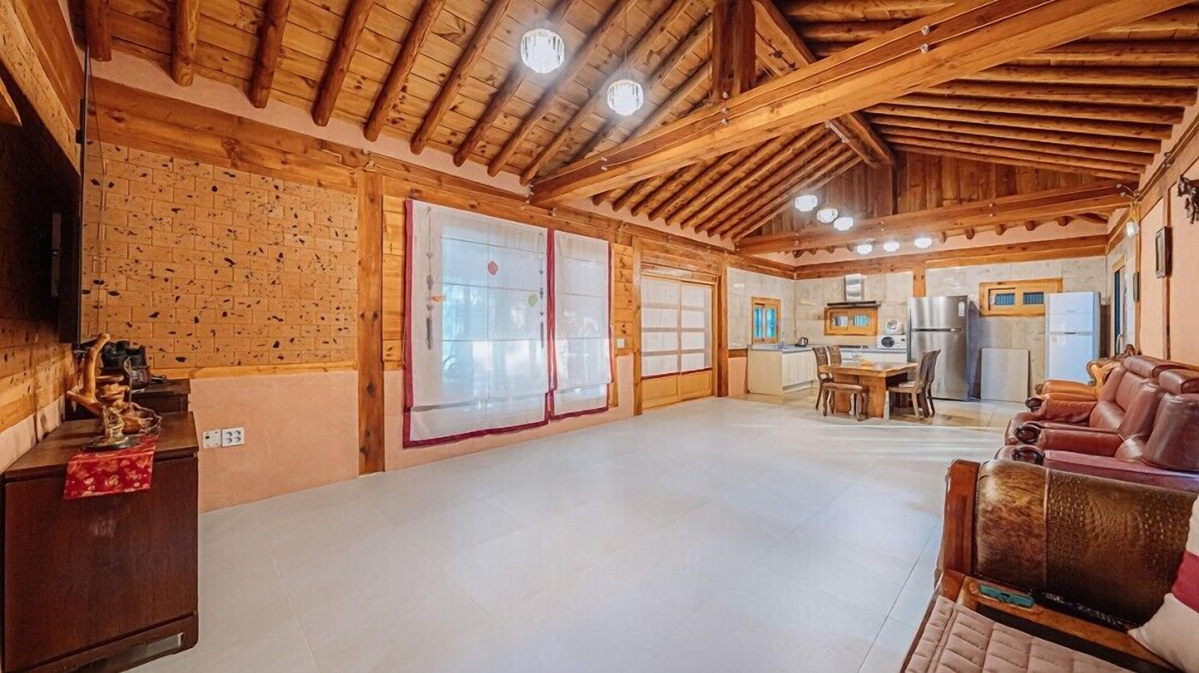 Romain Pension