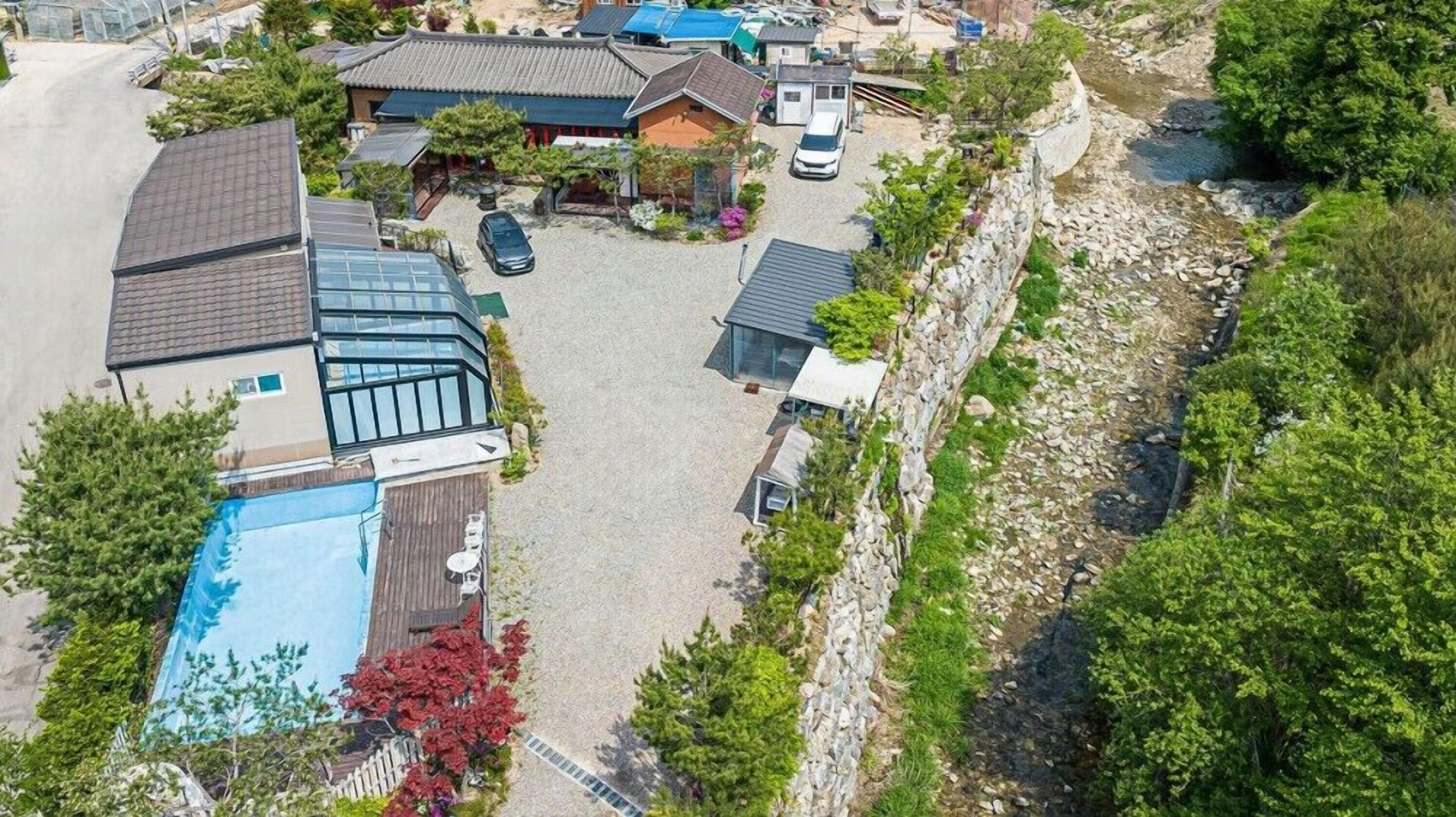 Romain Pension